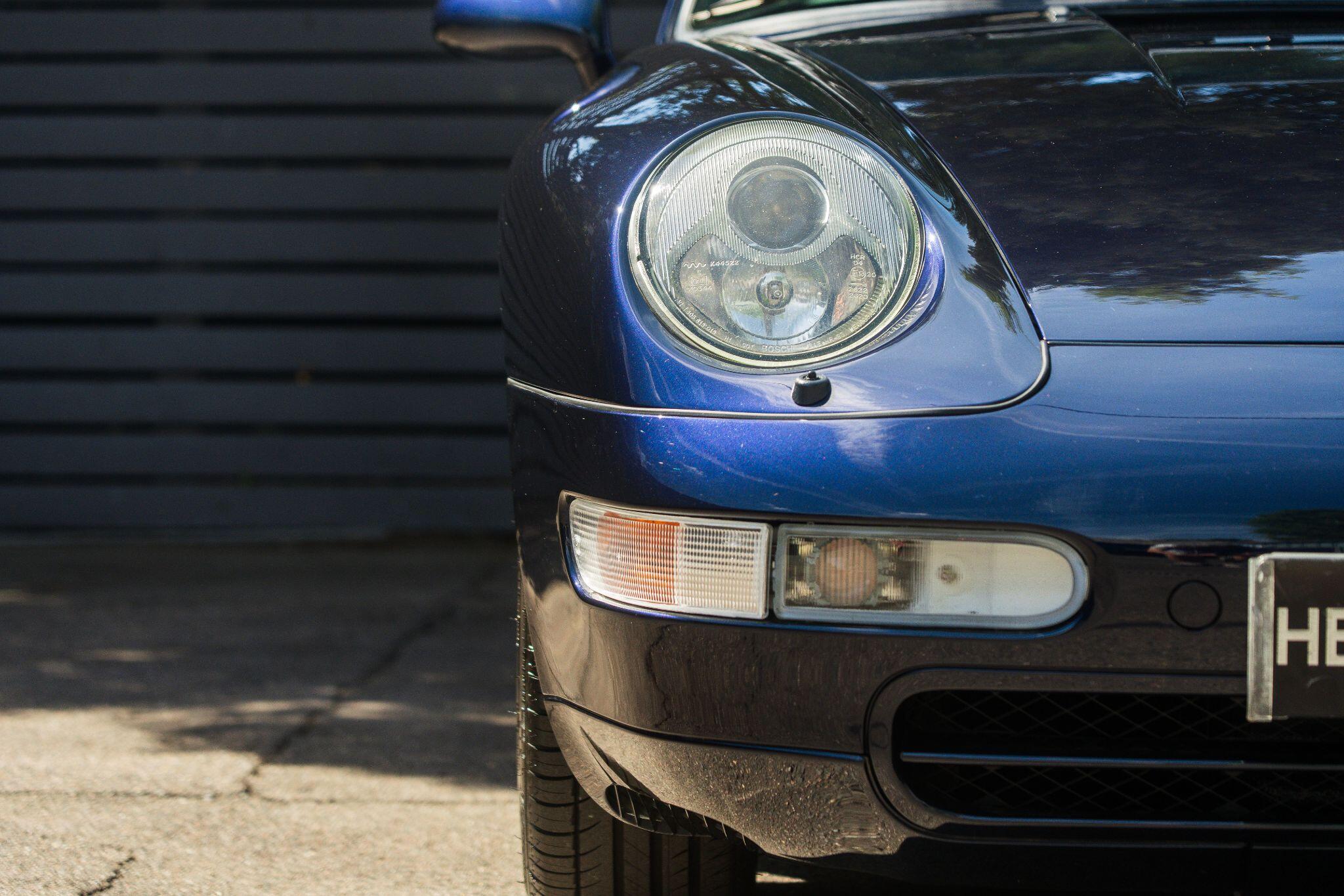 Porsche 911 view 36