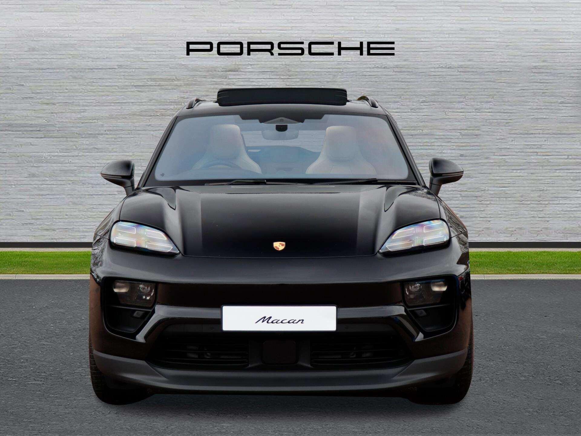 Porsche Macan view 8