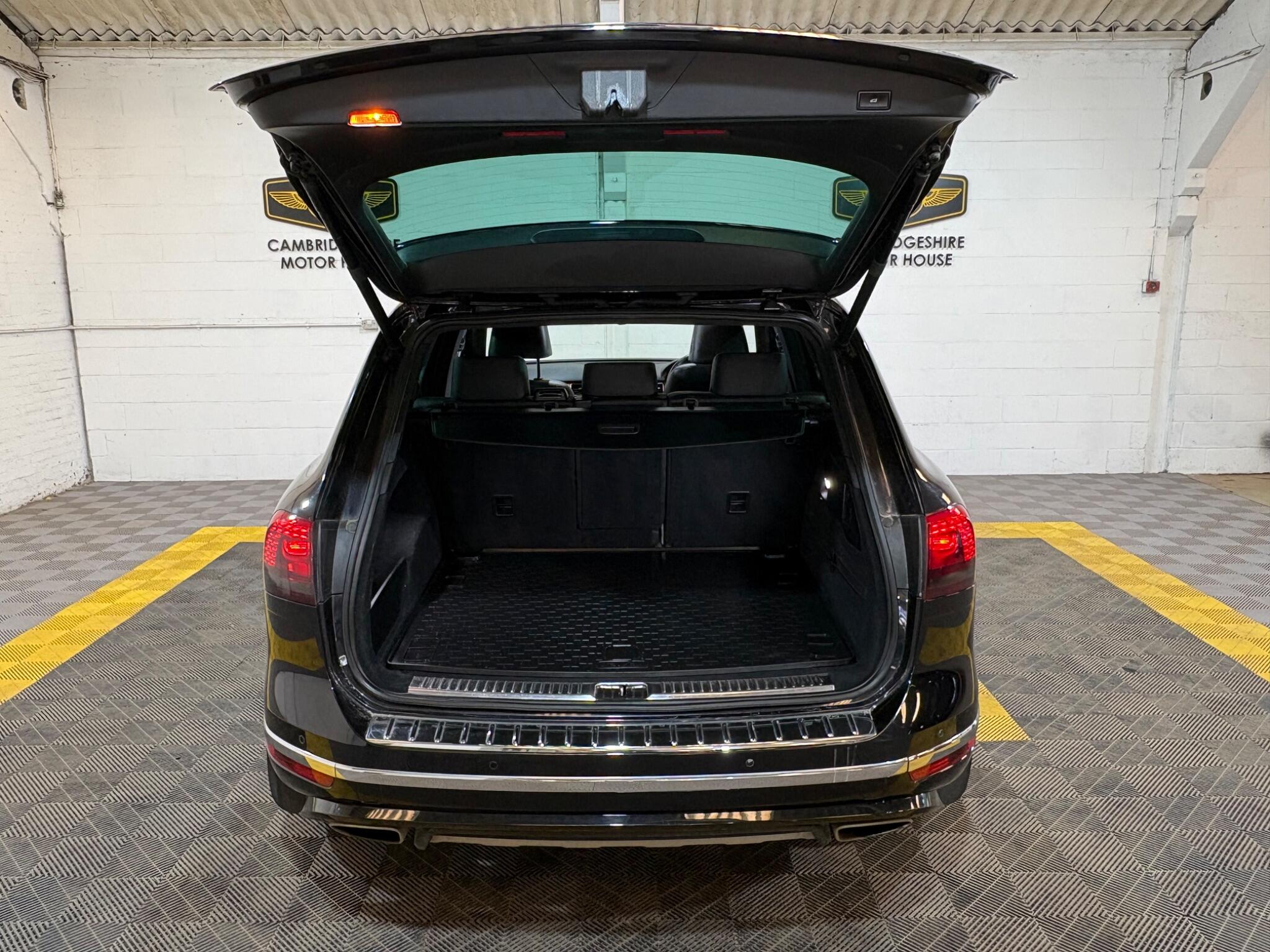 Volkswagen Touareg view 55