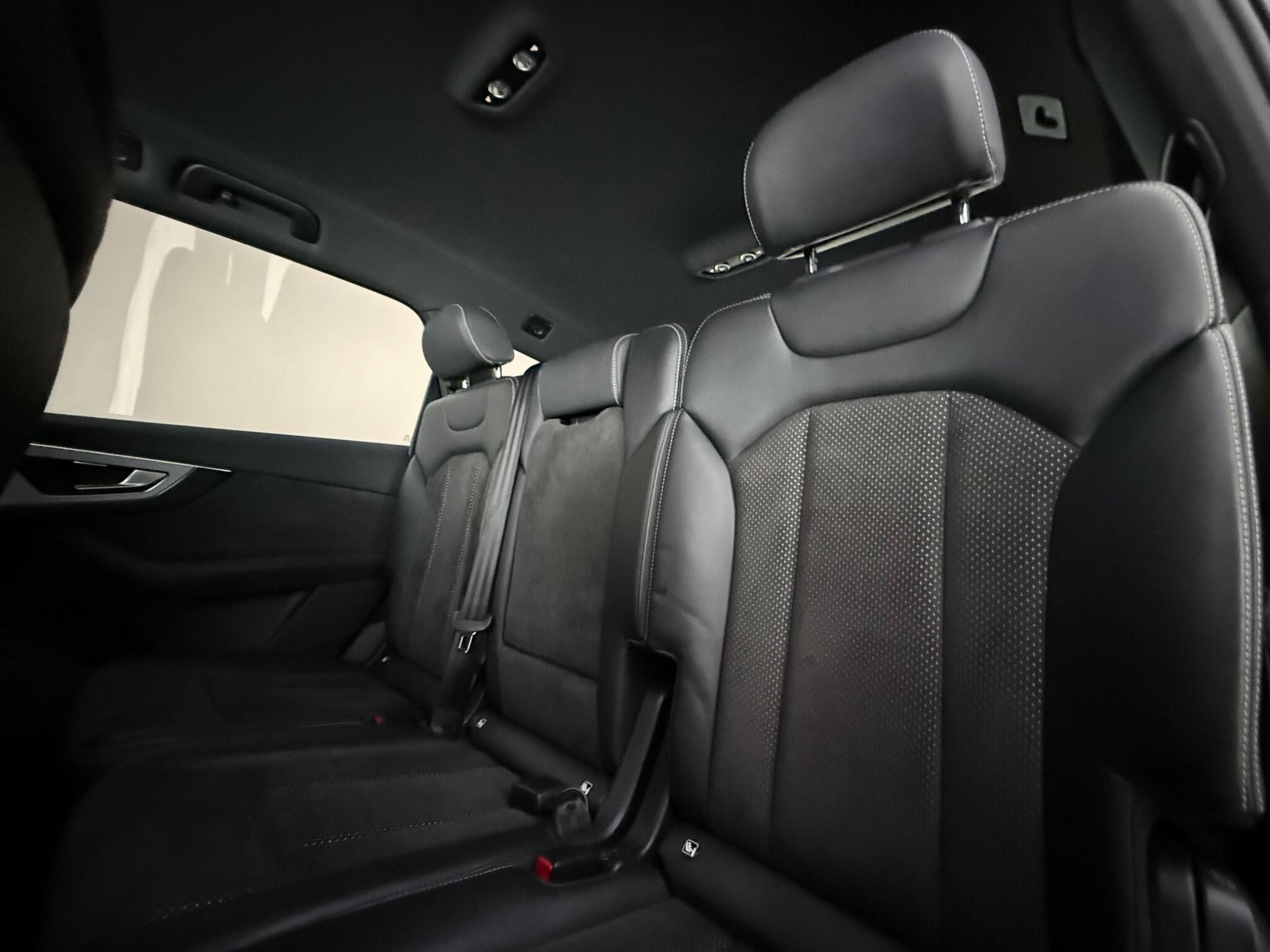 Audi Q7 view 36