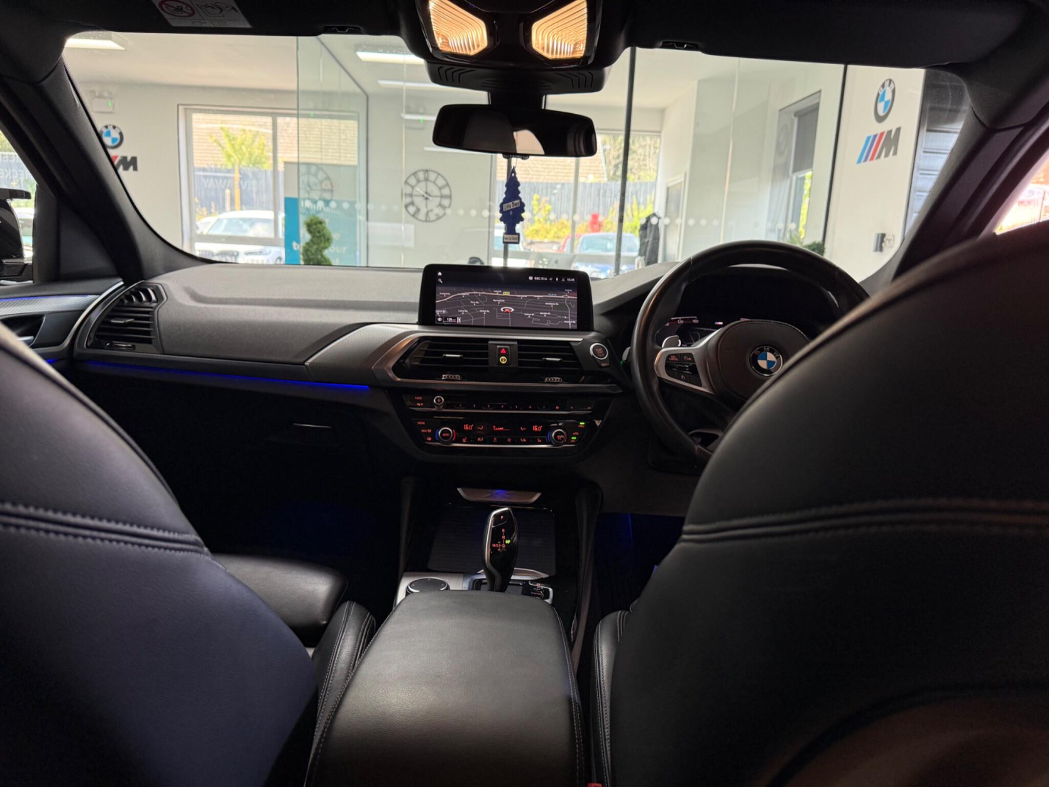 BMW X4 view 10