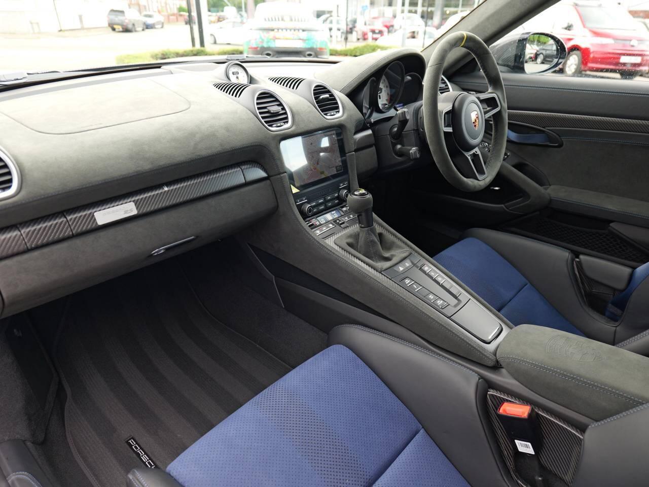 Porsche Cayman view 5
