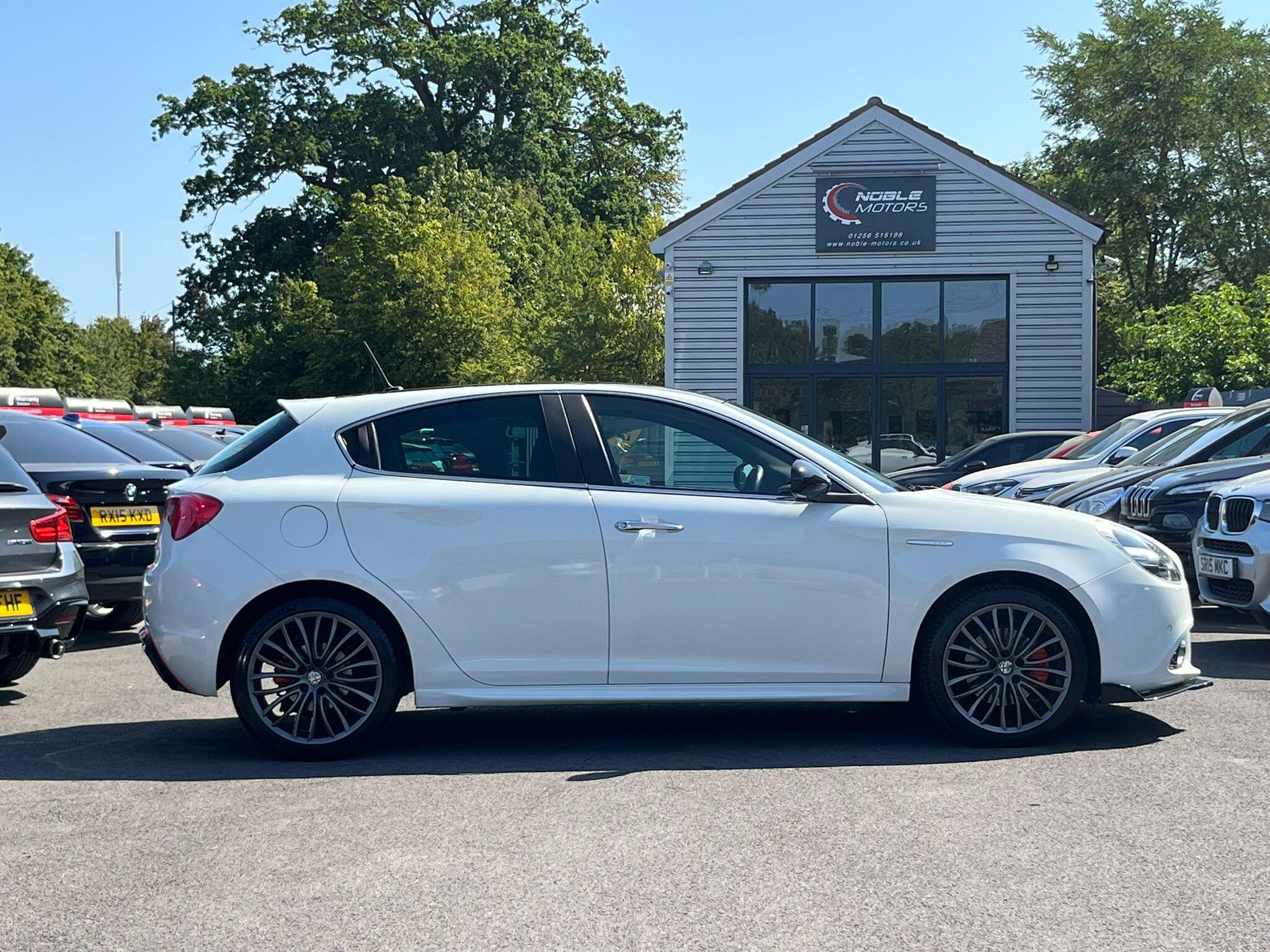 Alfa Romeo Giulietta view 8