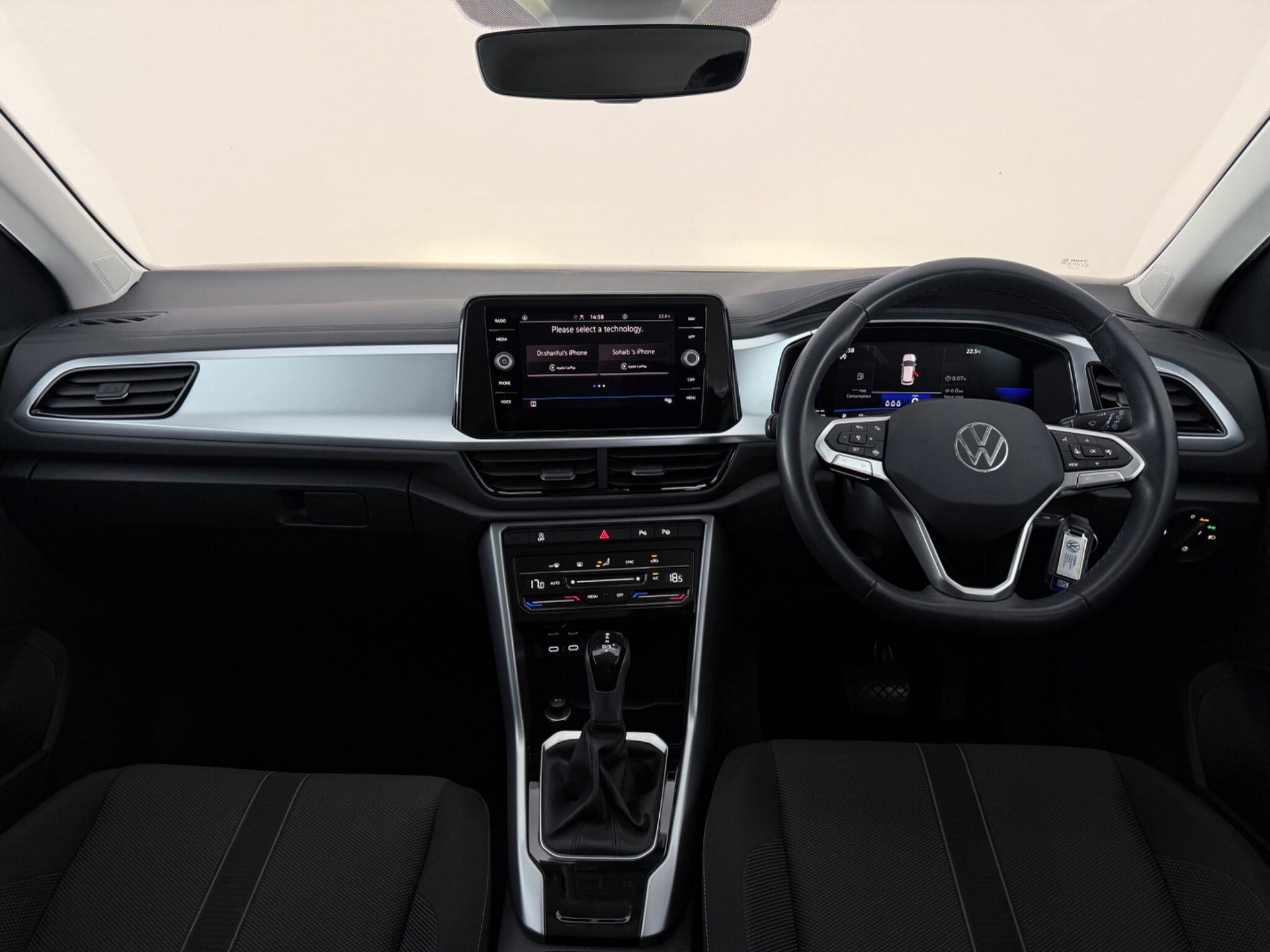 Volkswagen T-Roc view 14