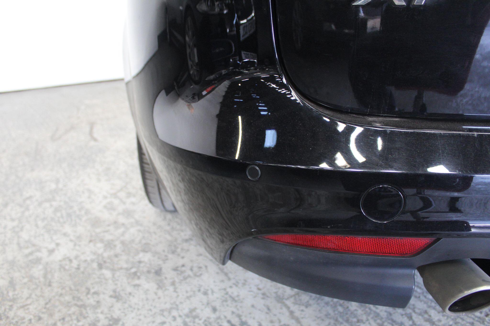 Jaguar XF view 17