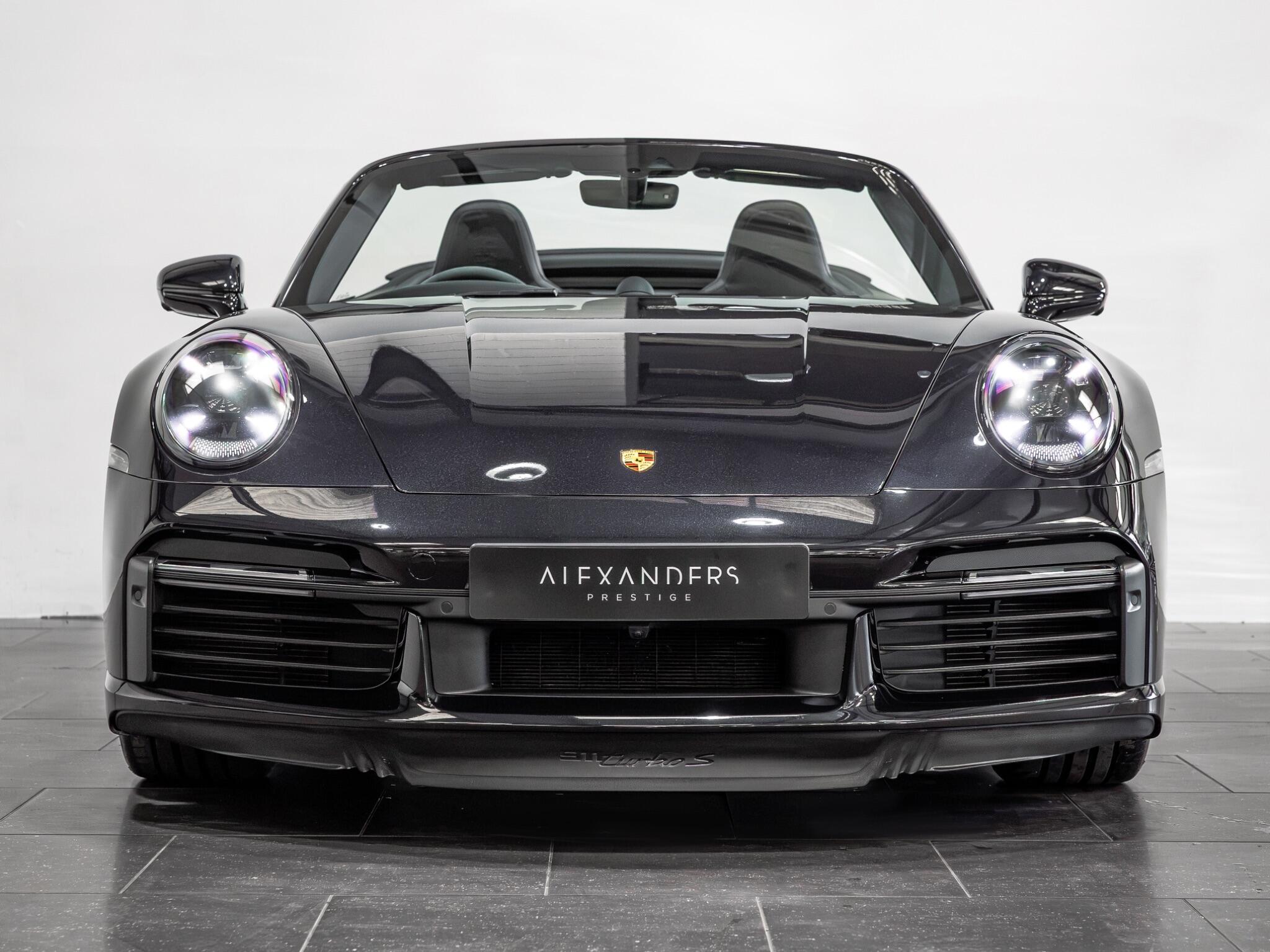 Porsche 911 view 10