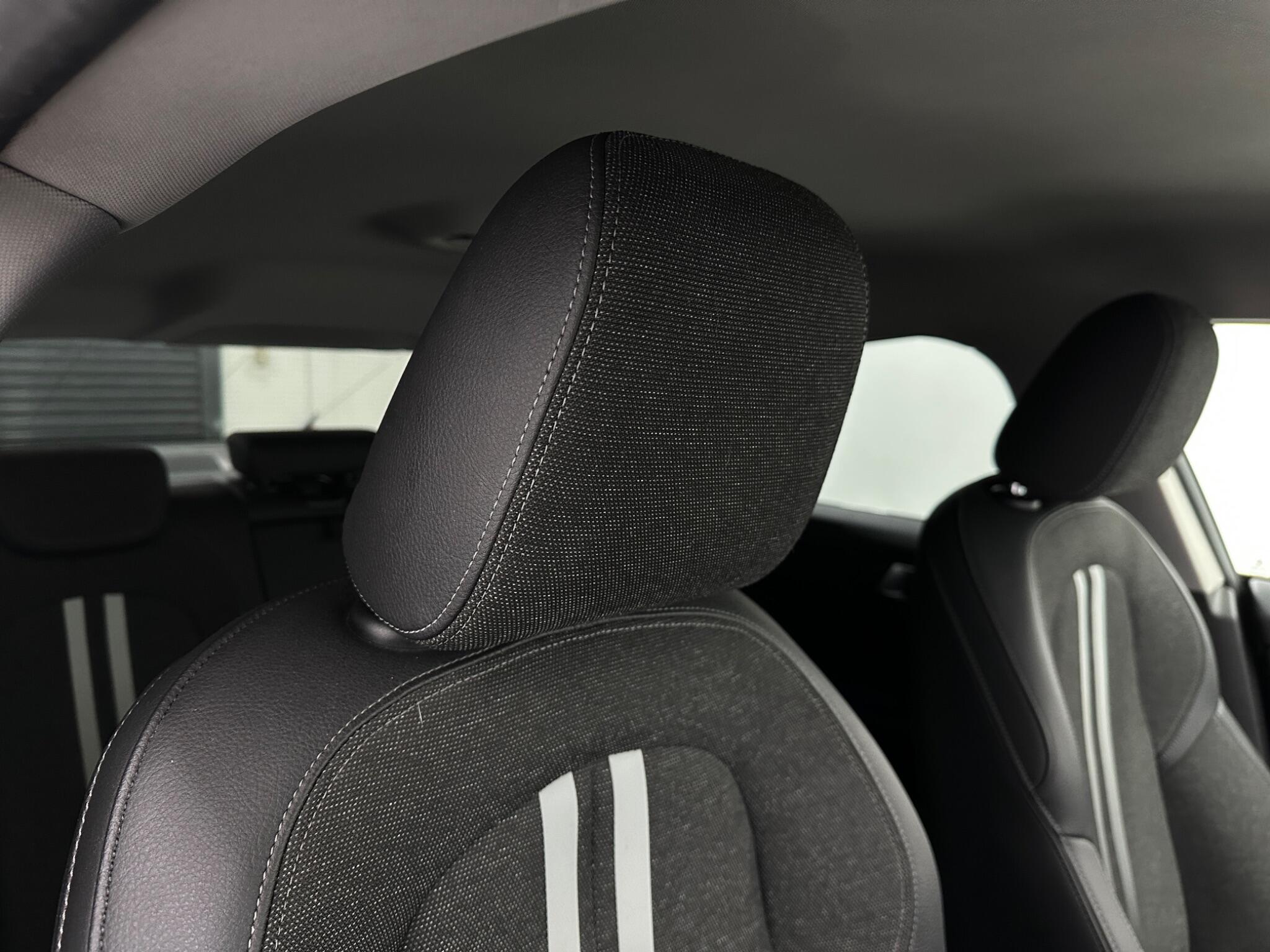 BMW 2 Series view 33