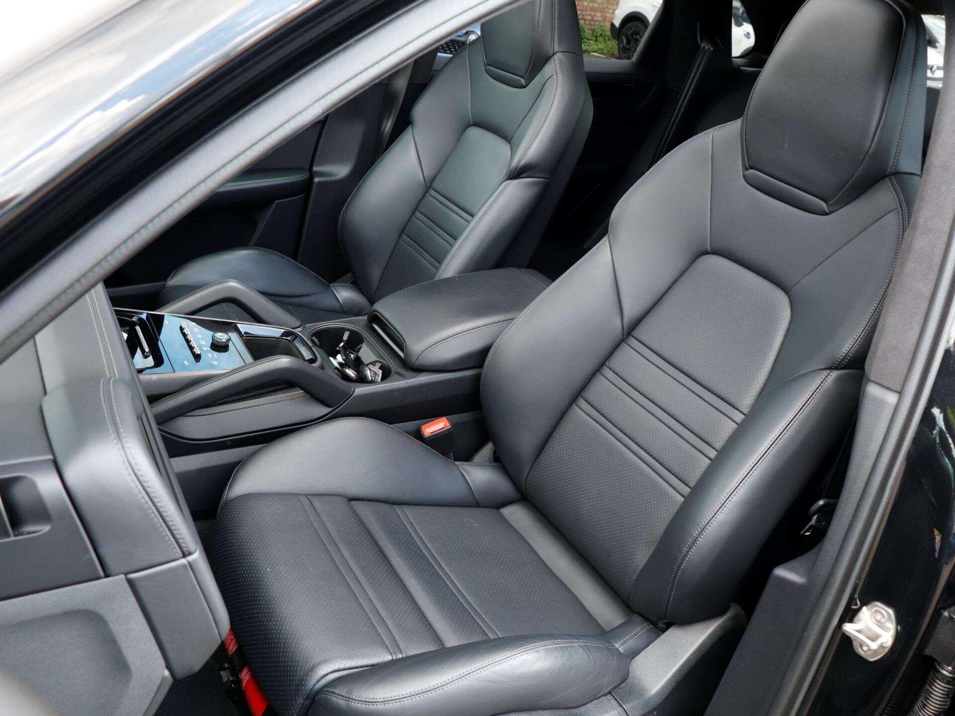 Porsche Cayenne view 24