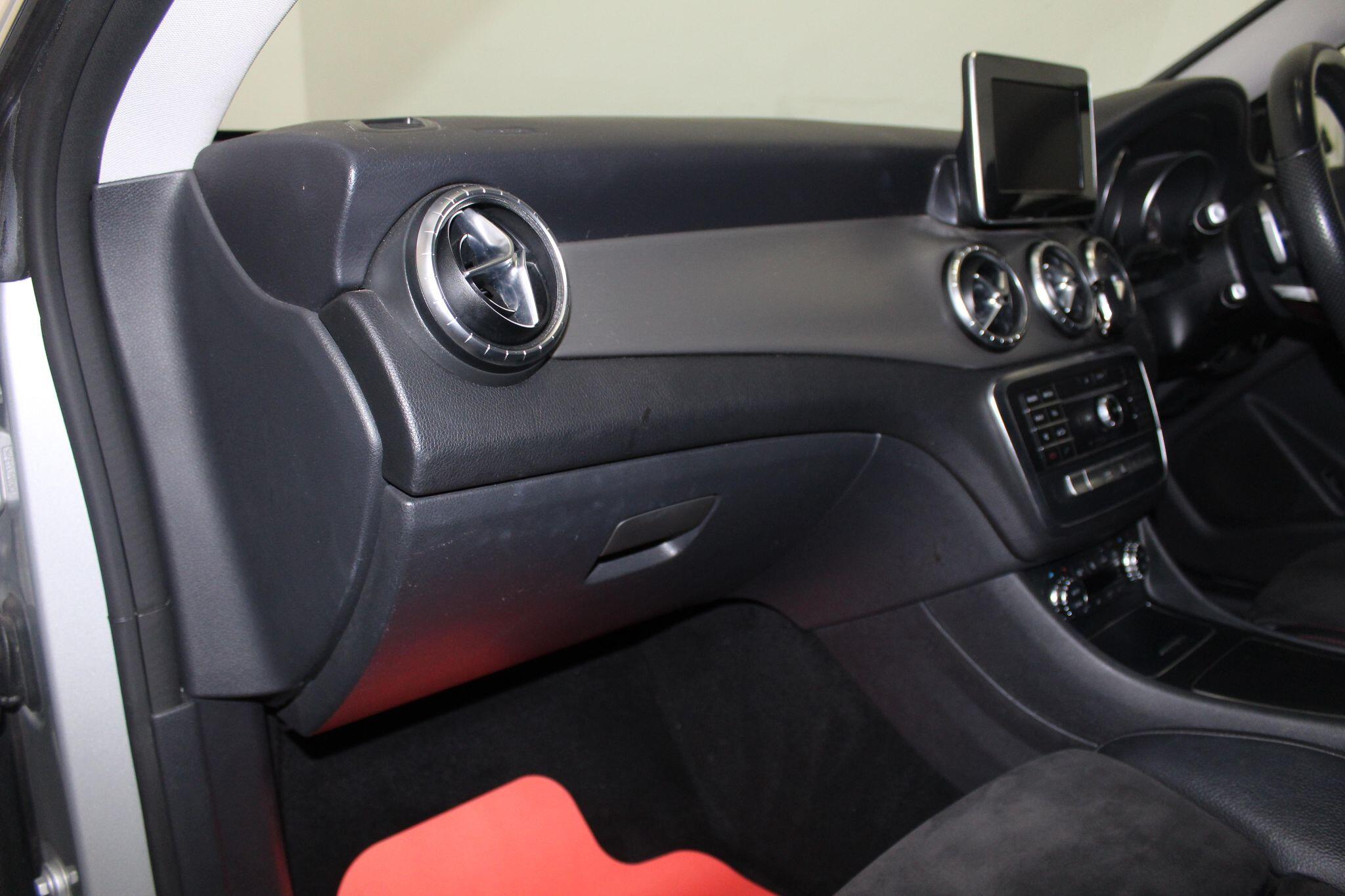 Mercedes-Benz CLA view 30