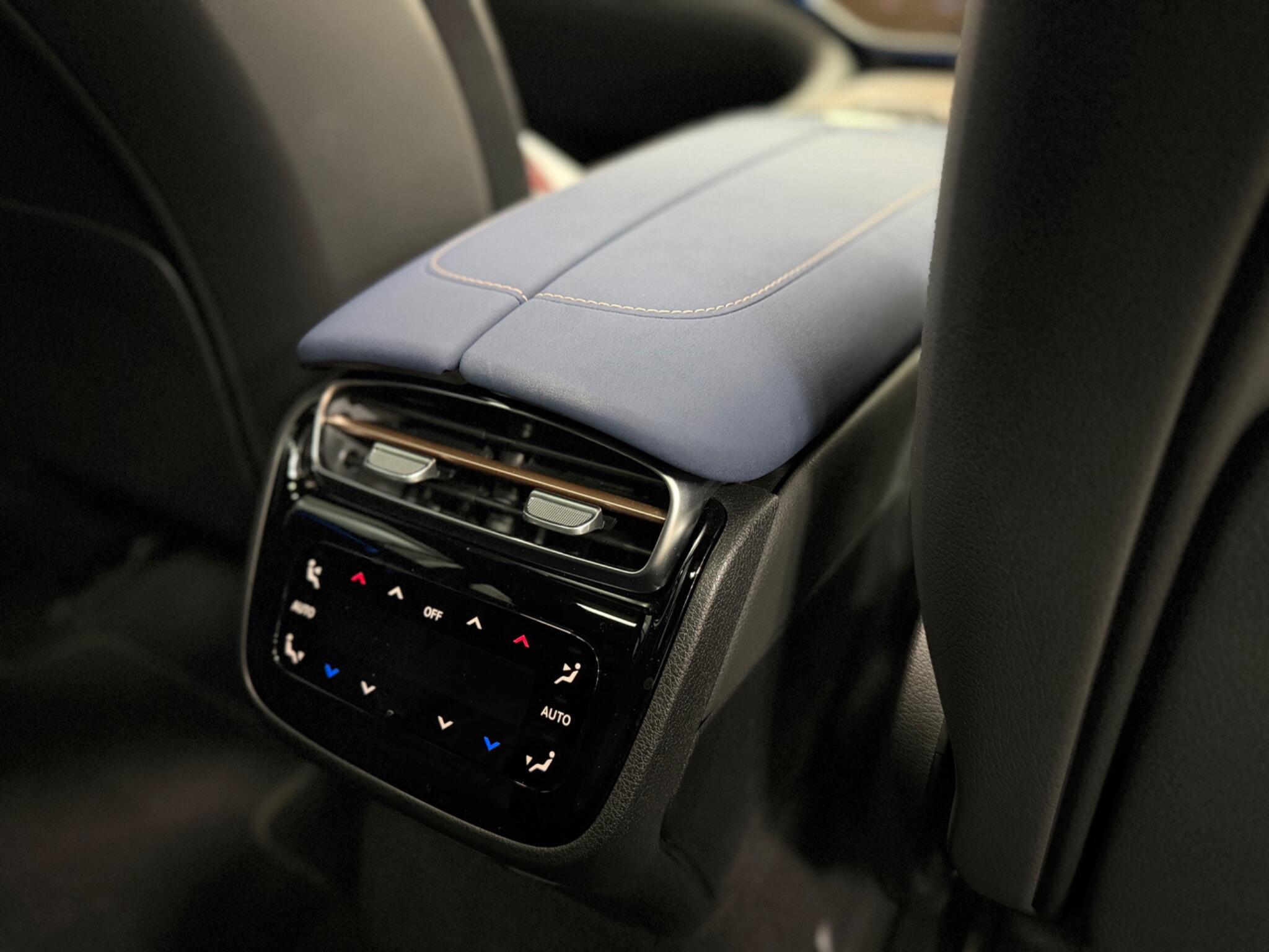 Mercedes-Benz EQS view 47