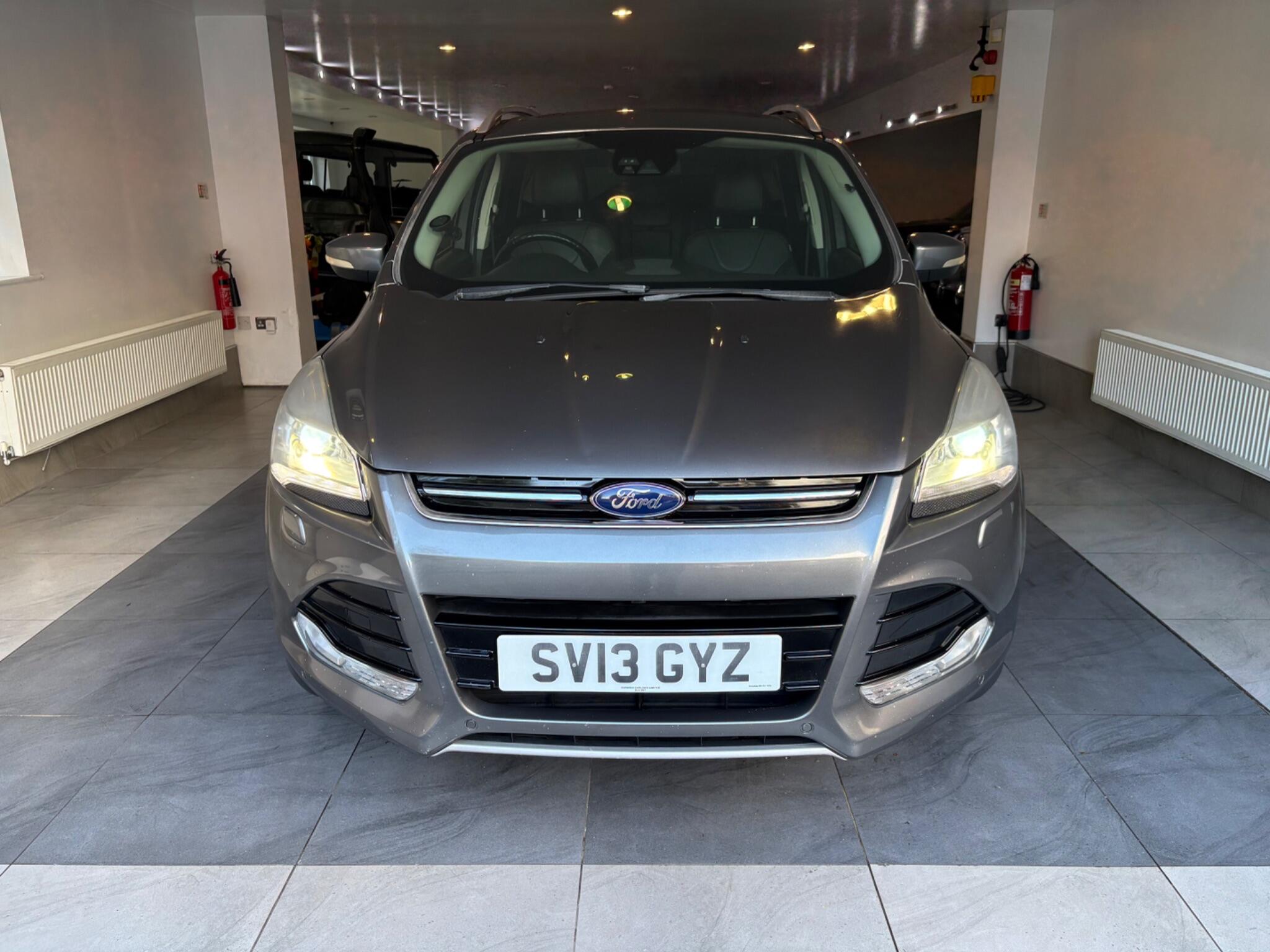 Ford Kuga view 3
