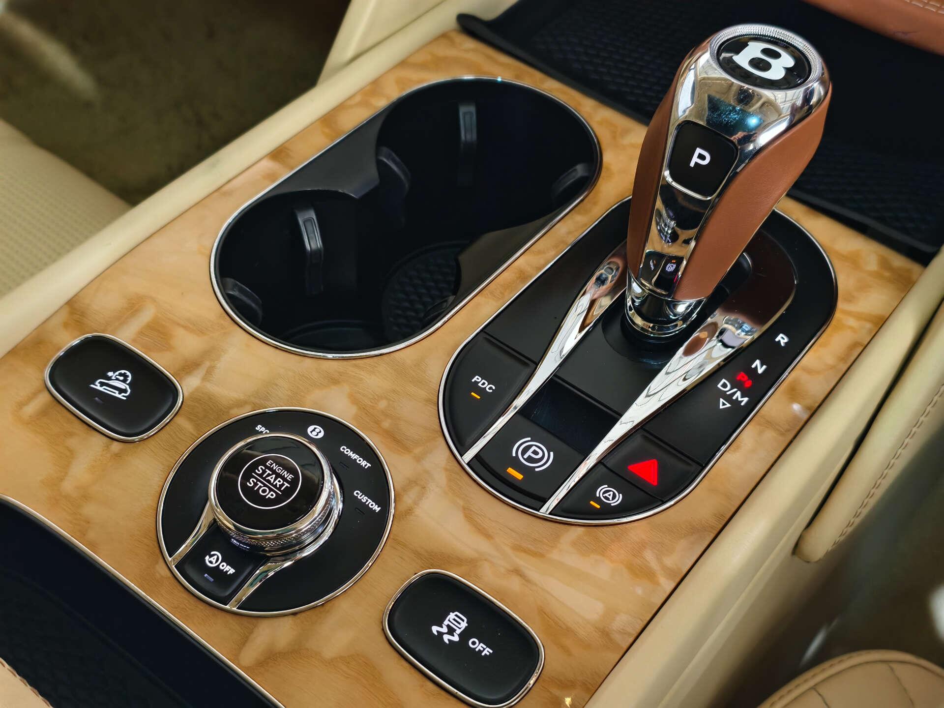 Bentley Bentayga view 53