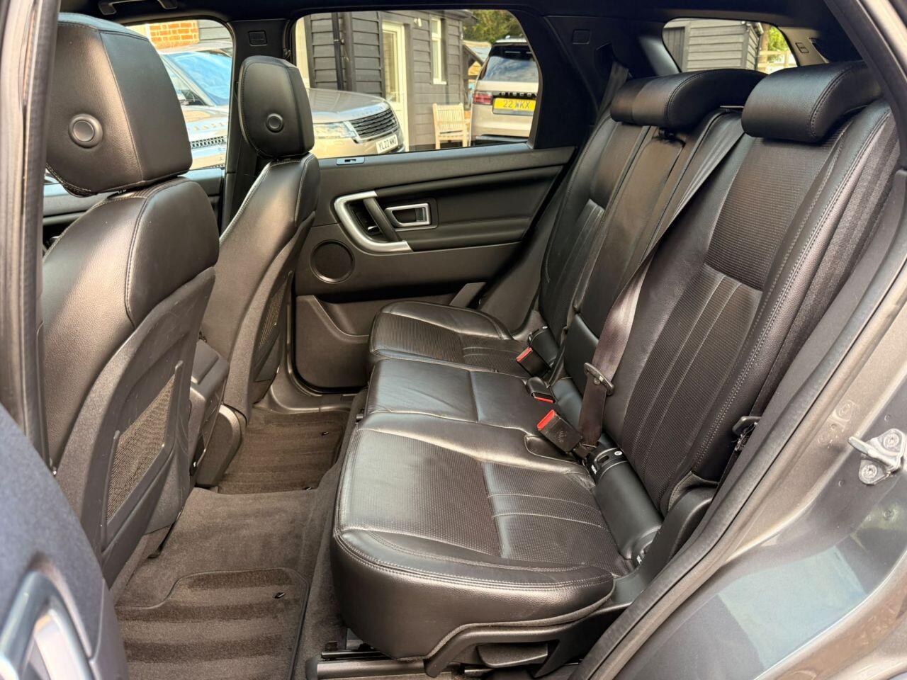 Land Rover Discovery Sport view 16