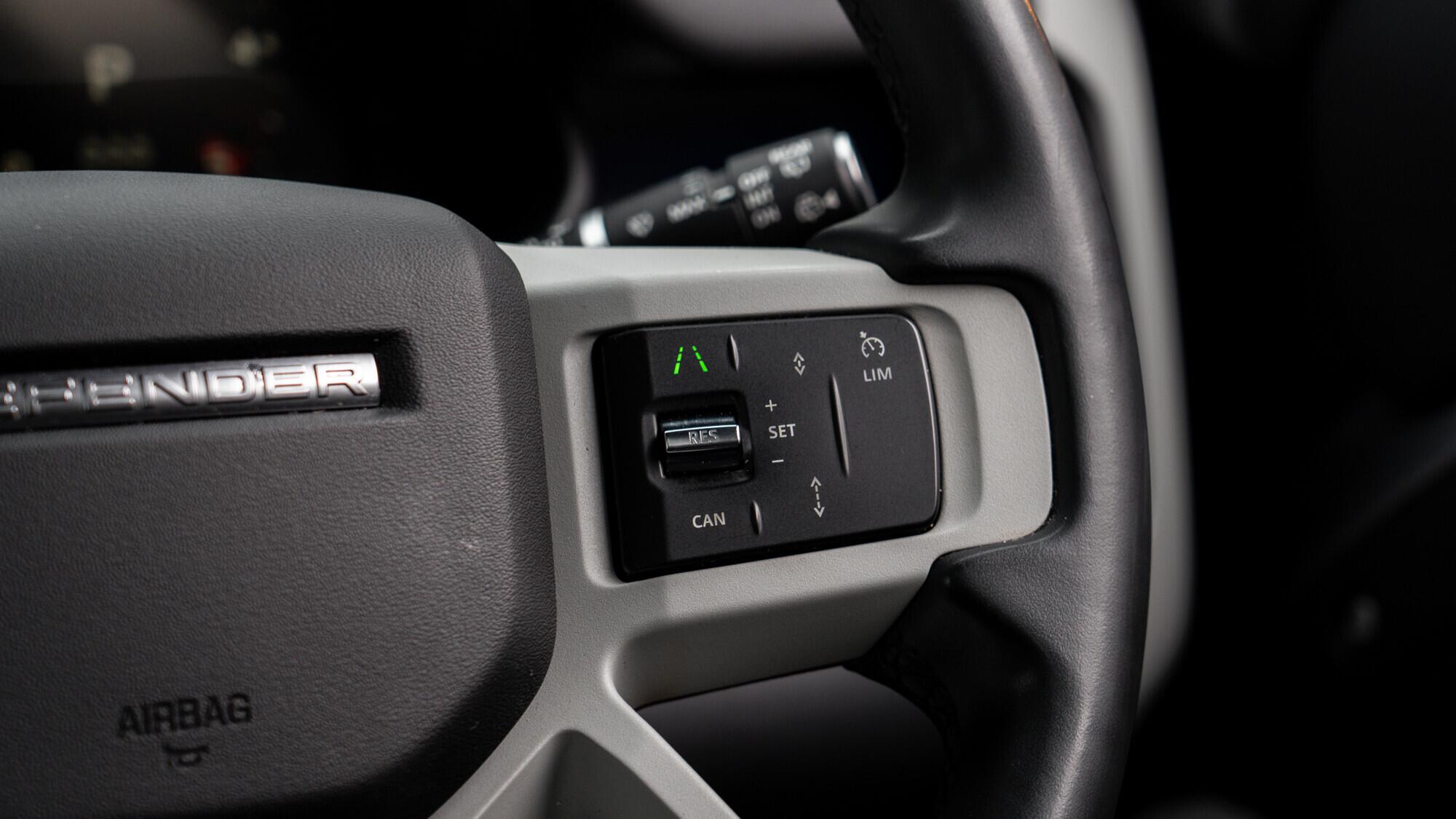 Land Rover Defender view 22