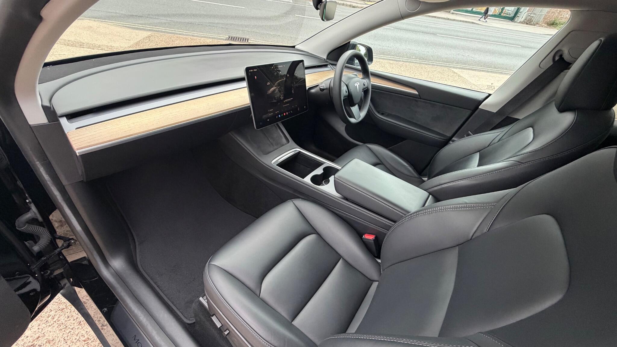 Tesla Model Y view 9