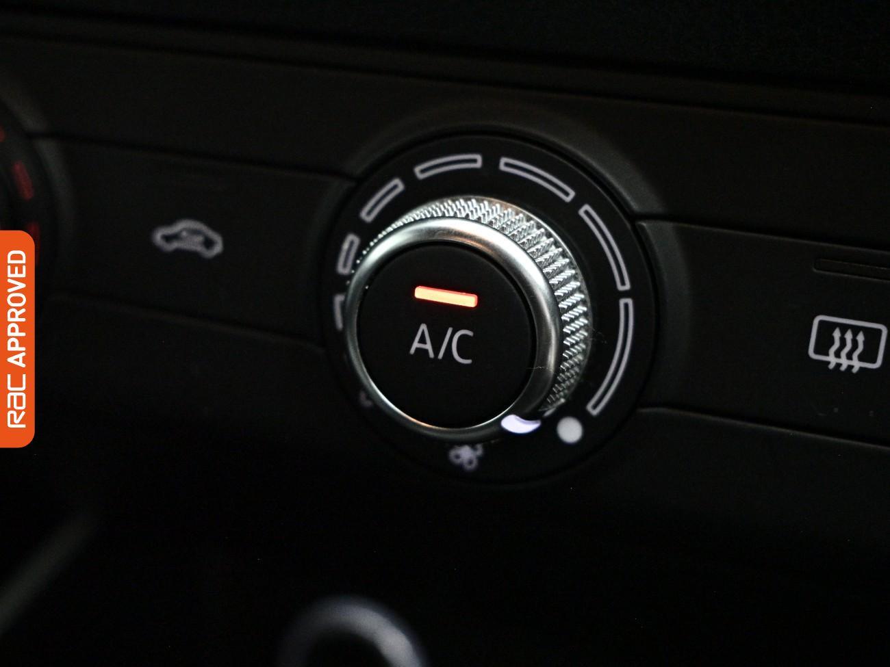 Audi Q2 view 17