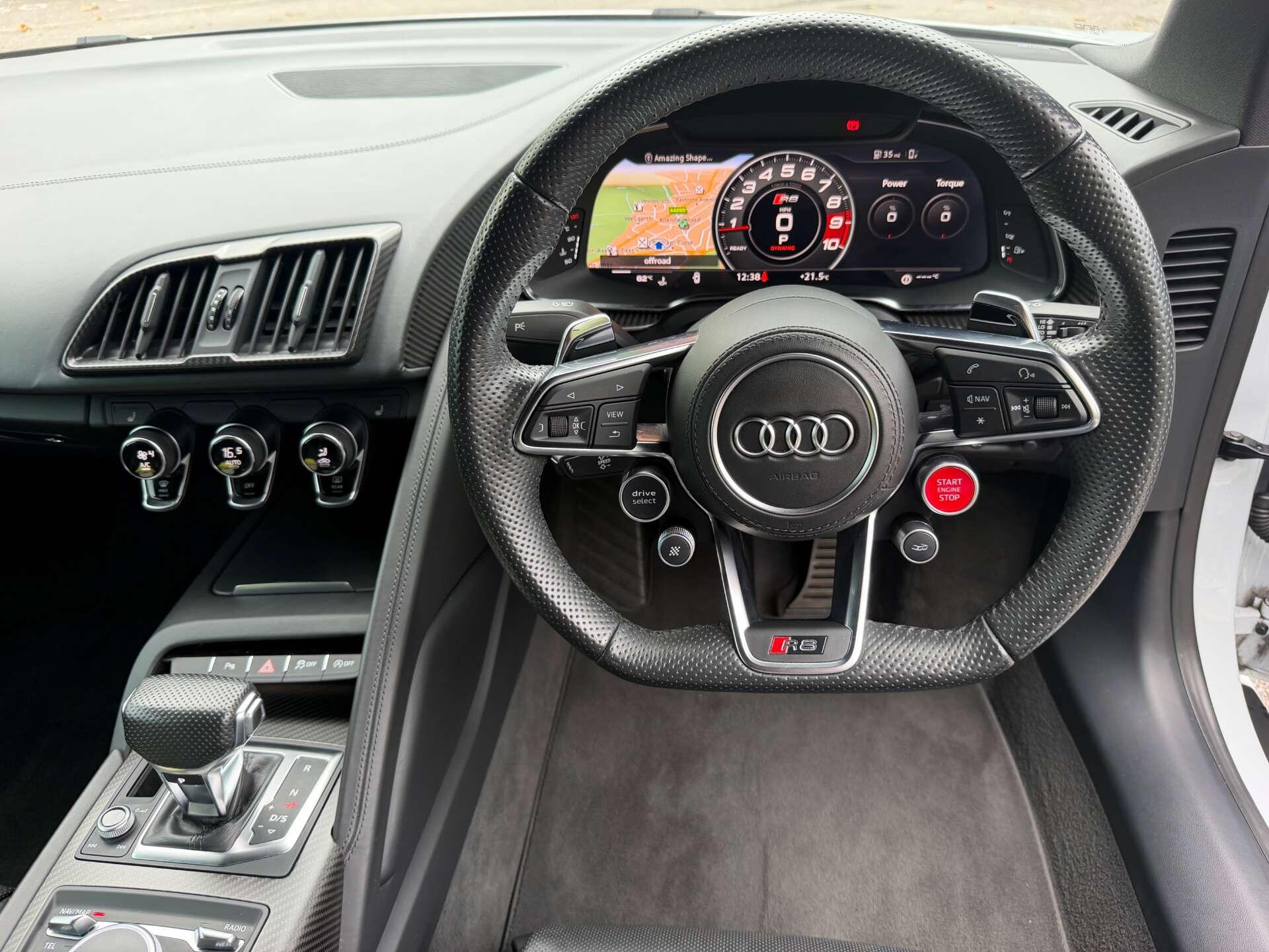 Audi R8 view 36