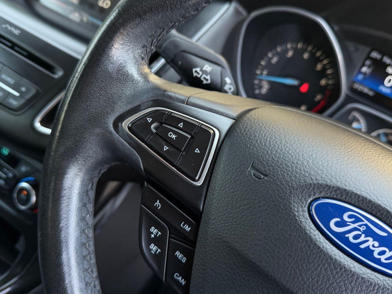 Ford Focus view 33