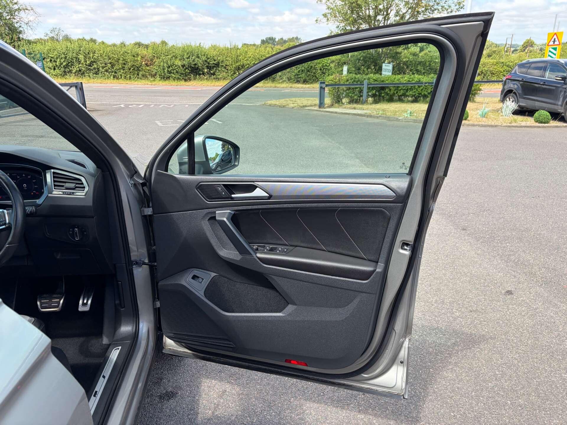 Volkswagen Tiguan view 36