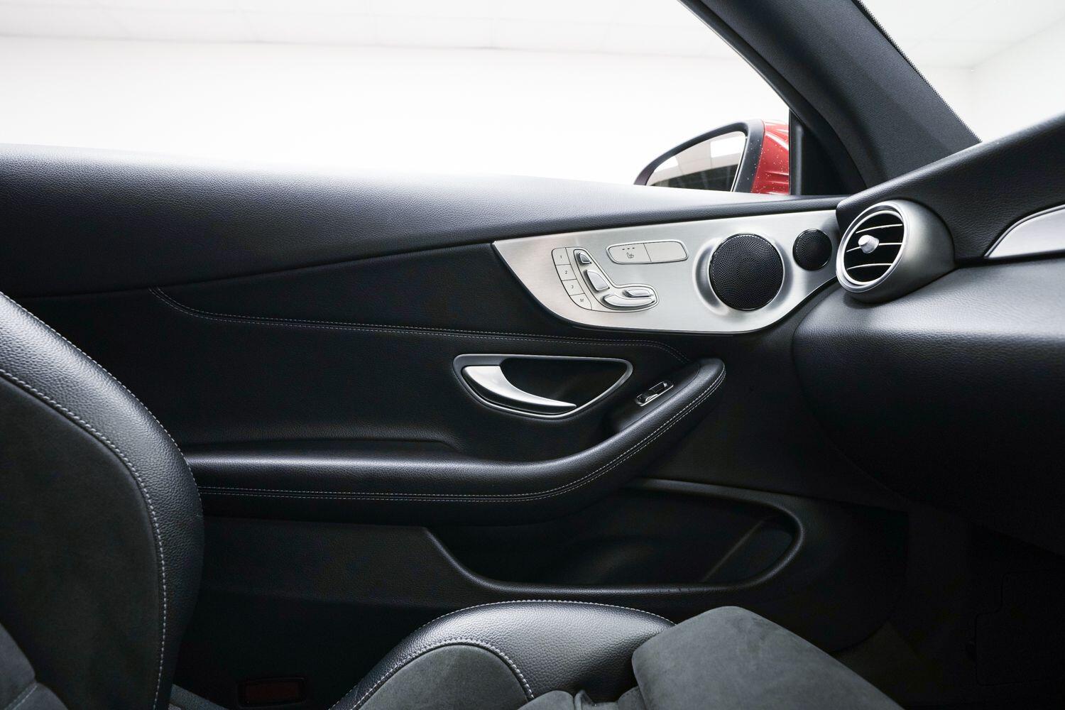 Mercedes-Benz C Class view 14