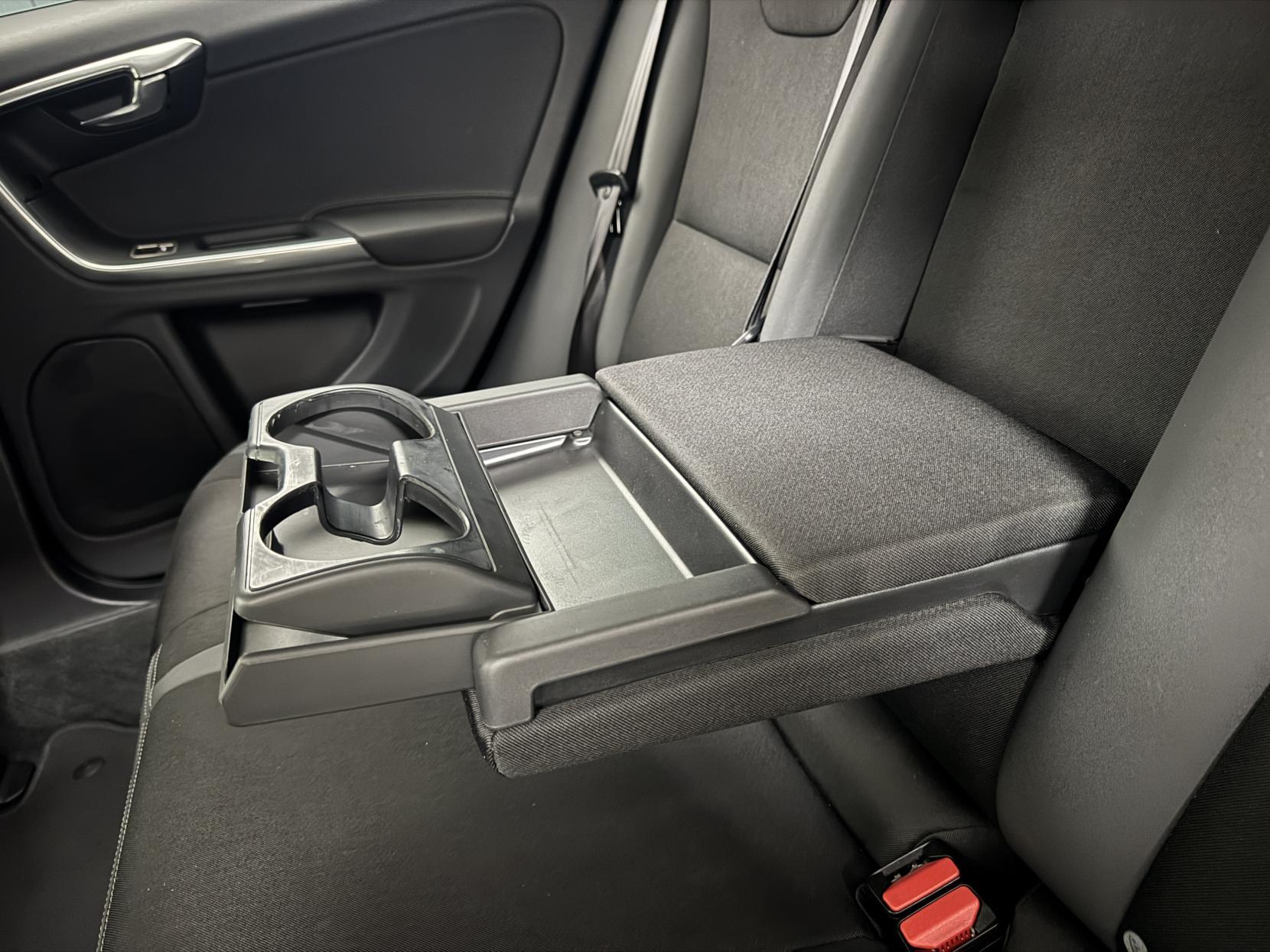 Volvo V60 view 43