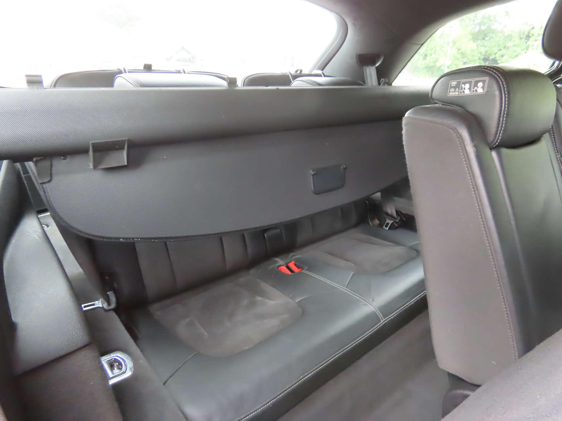 Audi Q7 view 10