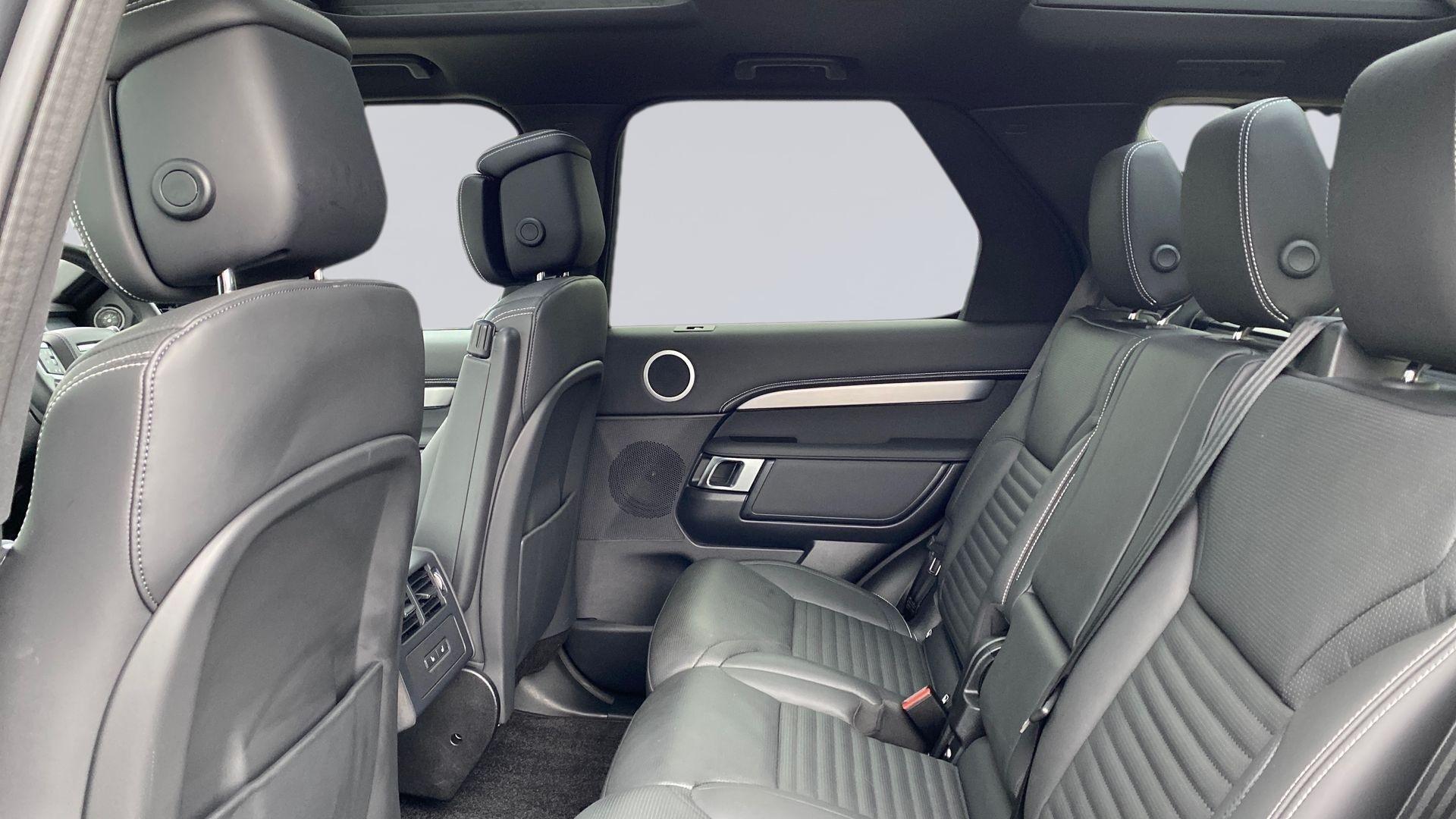 Land Rover Discovery view 4