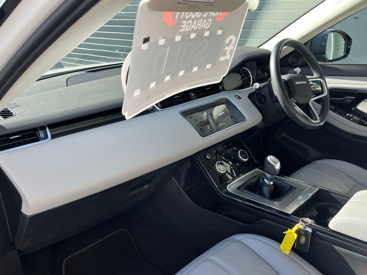 Land Rover Range Rover Evoque view 26