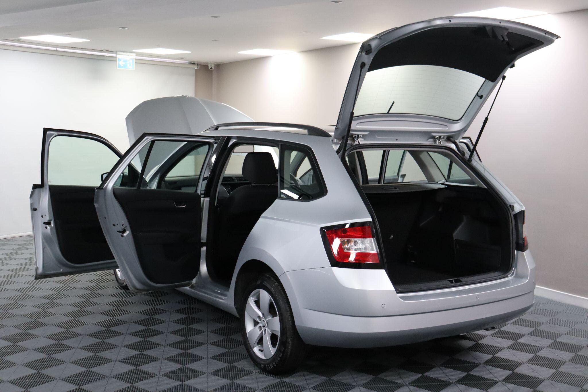 Skoda Fabia view 21