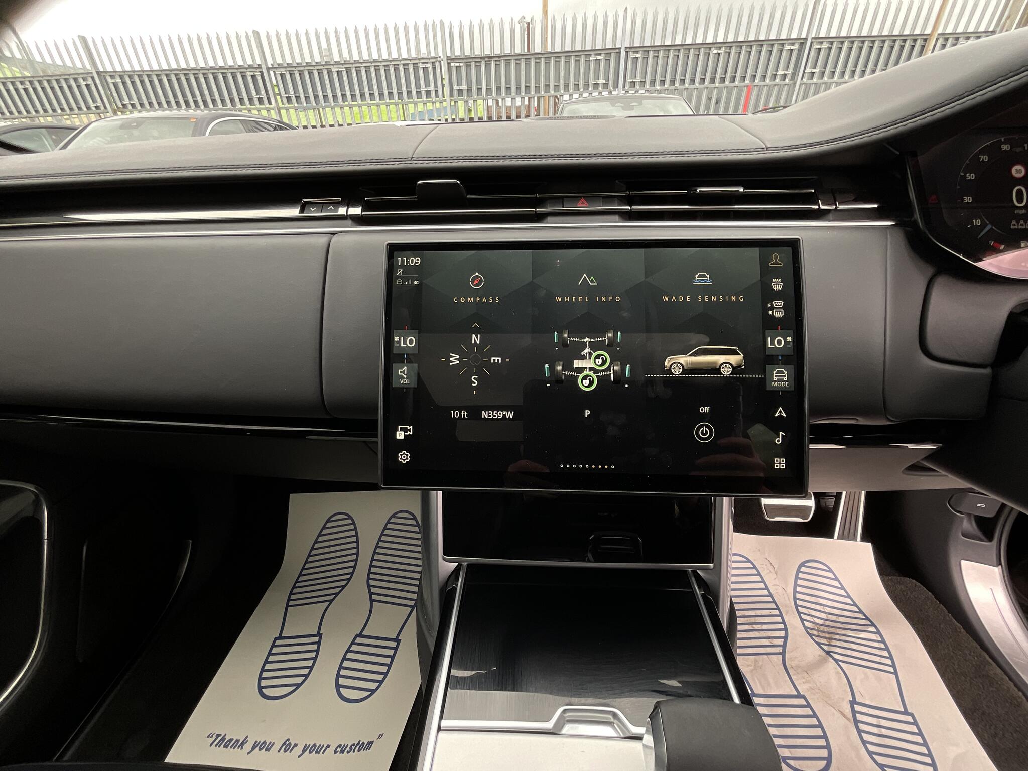 Land Rover Range Rover view 29