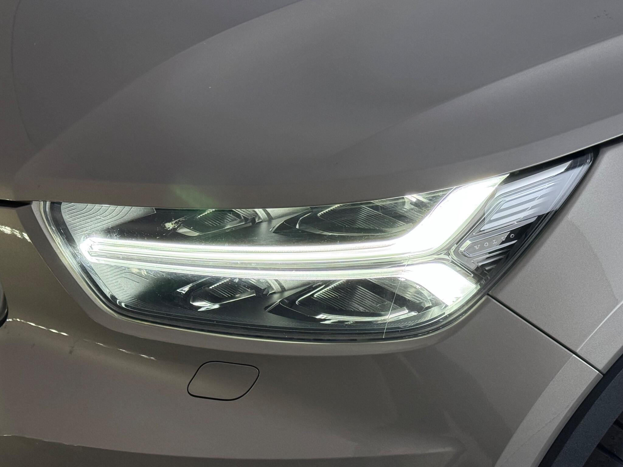 Volvo XC40 view 13