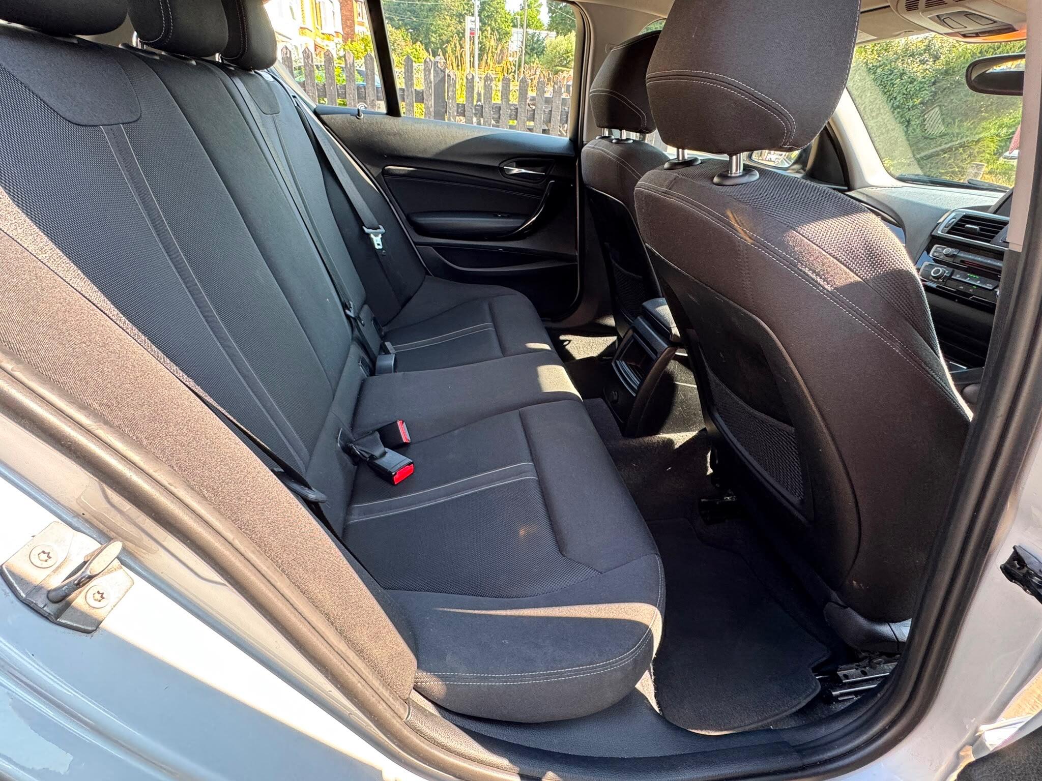 BMW 1 Series view 4