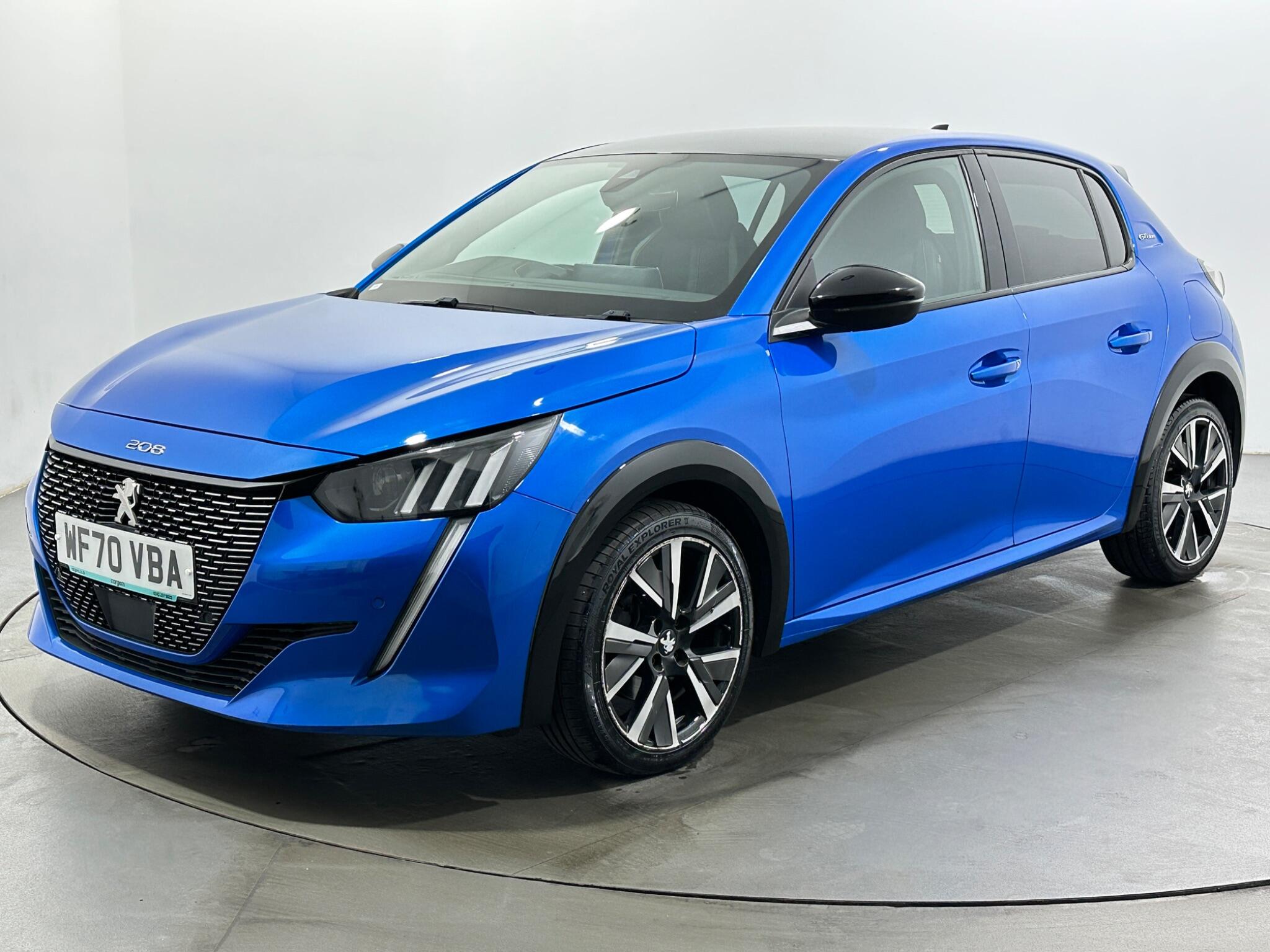 Peugeot 208 view 4