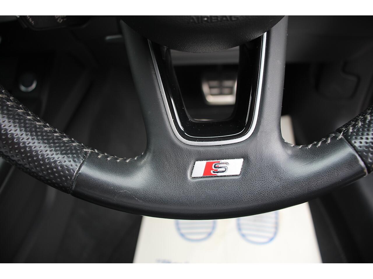 Audi A4 view 35