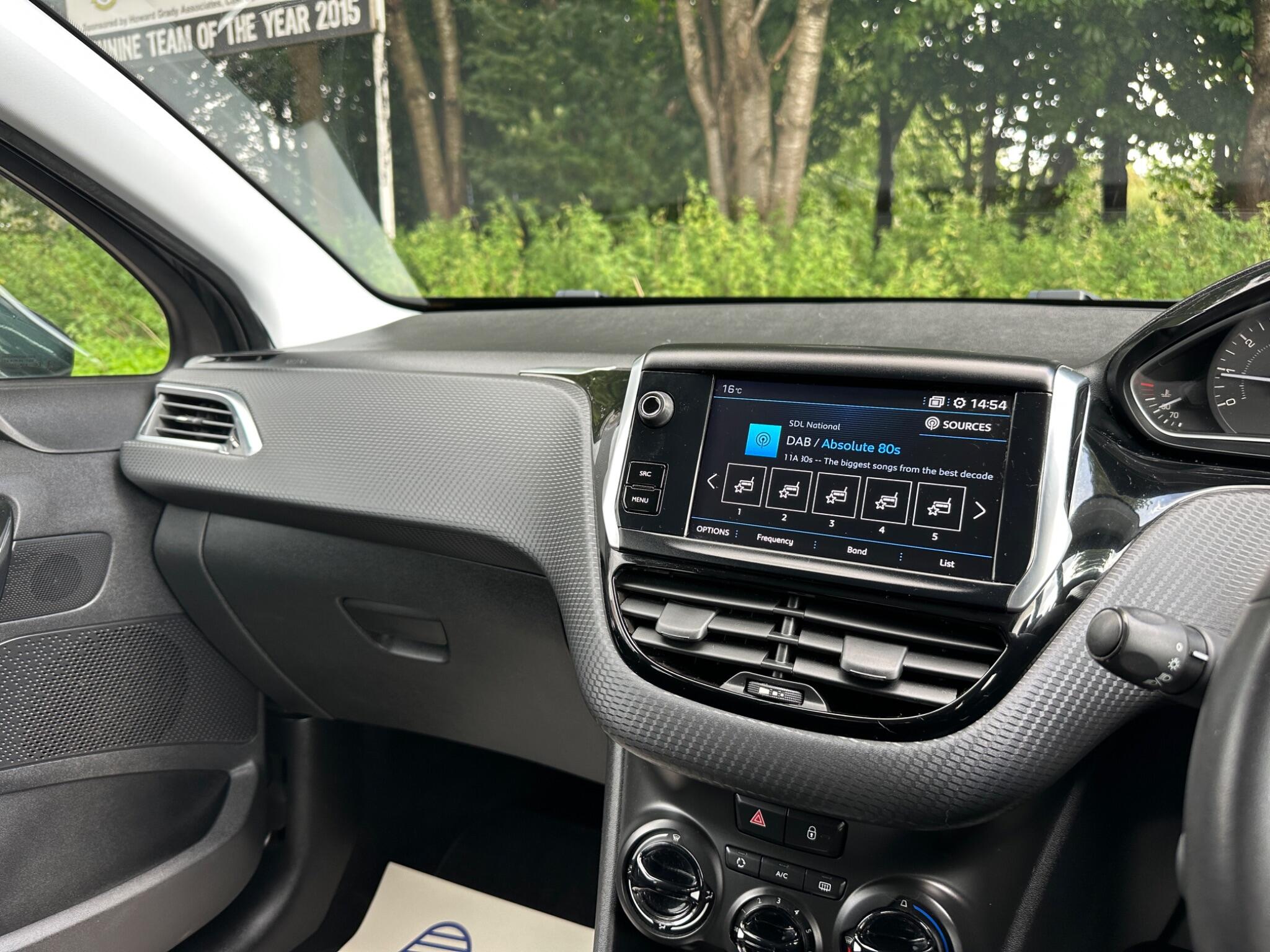 Peugeot 208 view 28