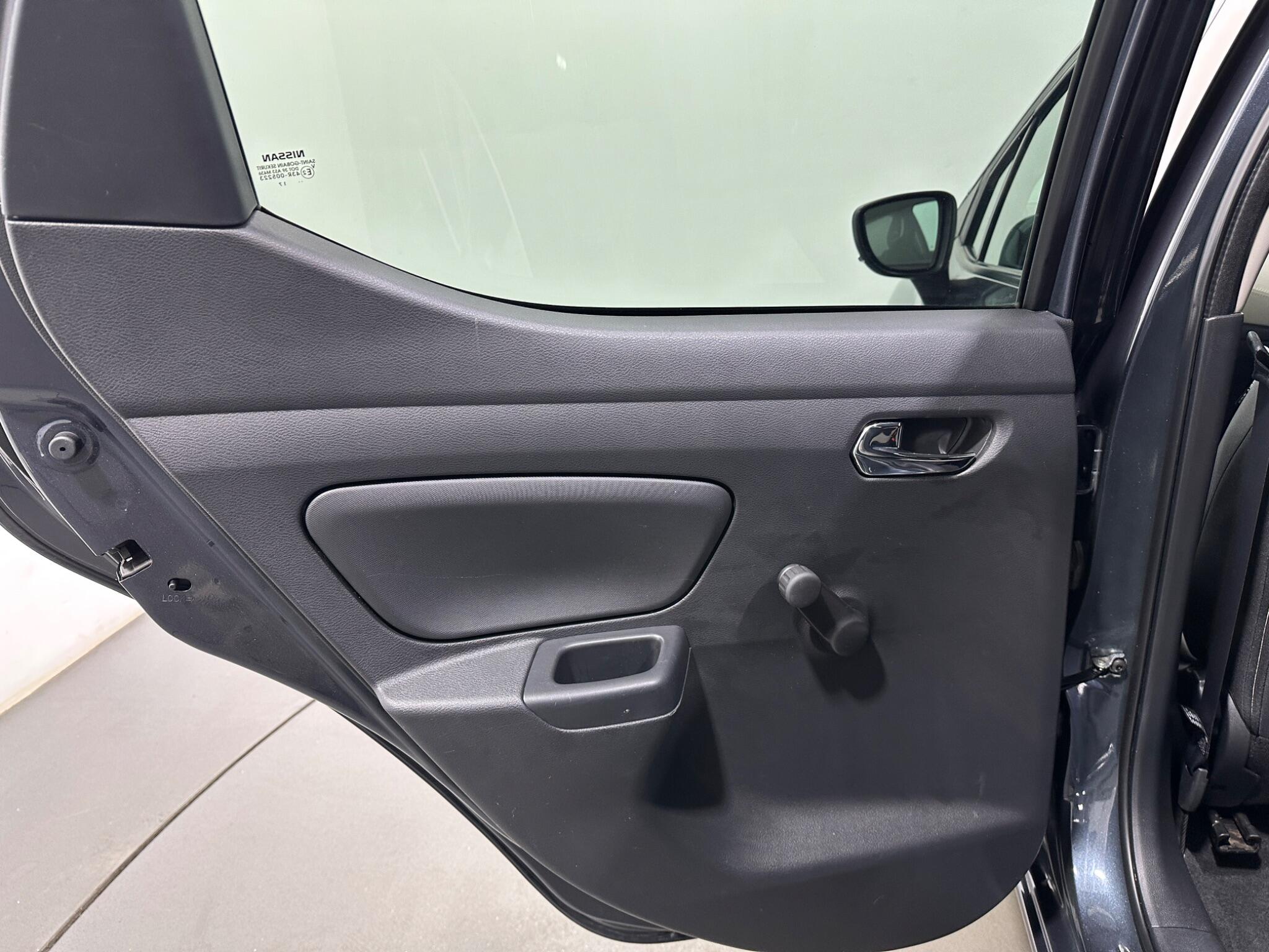 Nissan Micra view 39