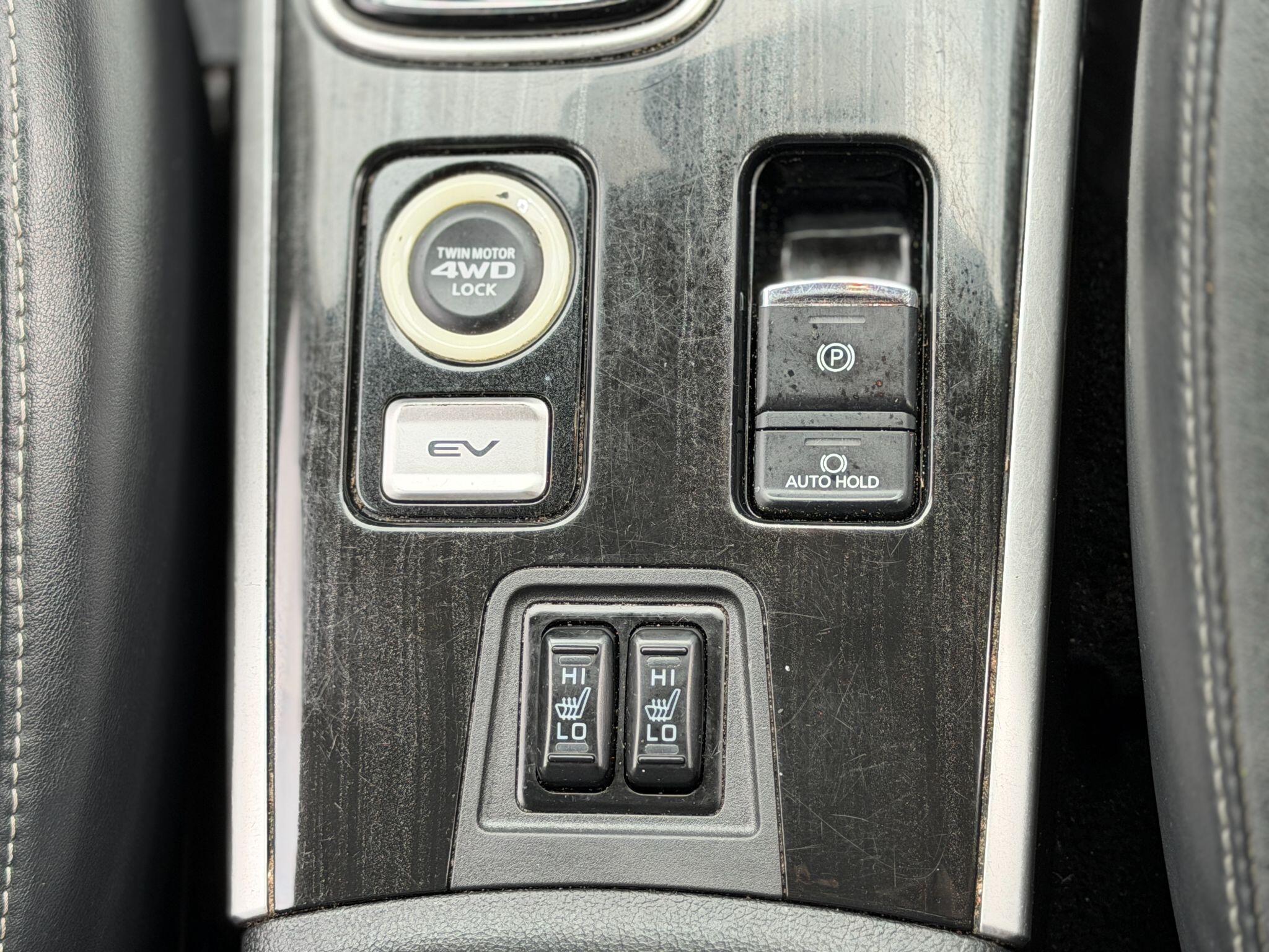 Mitsubishi Outlander view 37