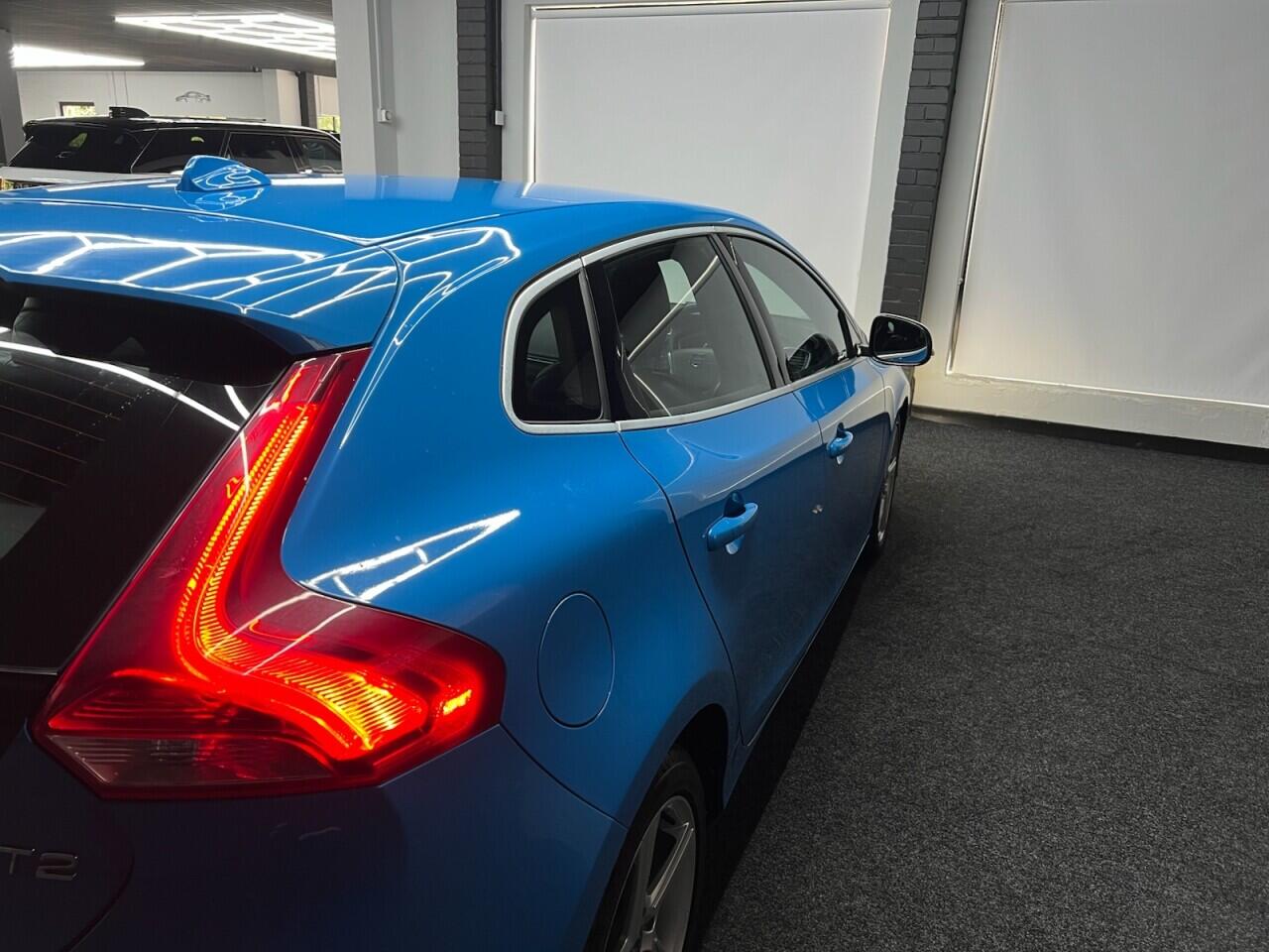Volvo V40 view 12