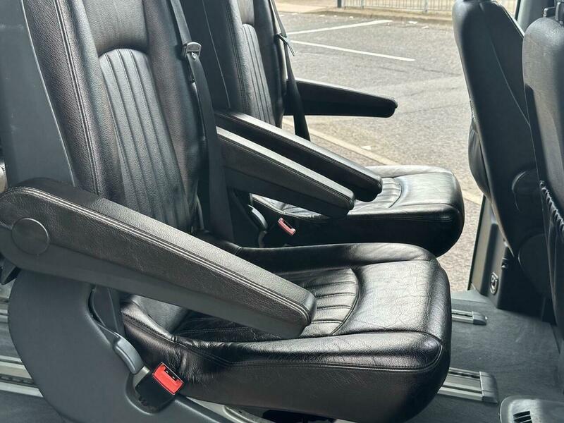 Mercedes-Benz Viano view 30