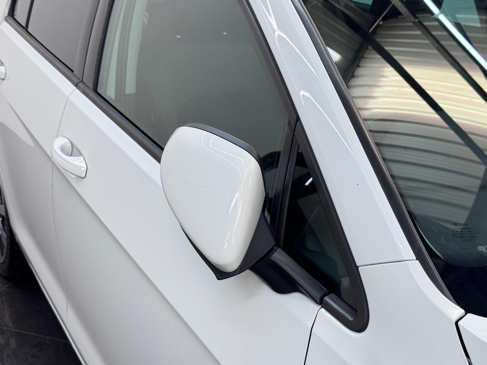 Volkswagen Golf view 26