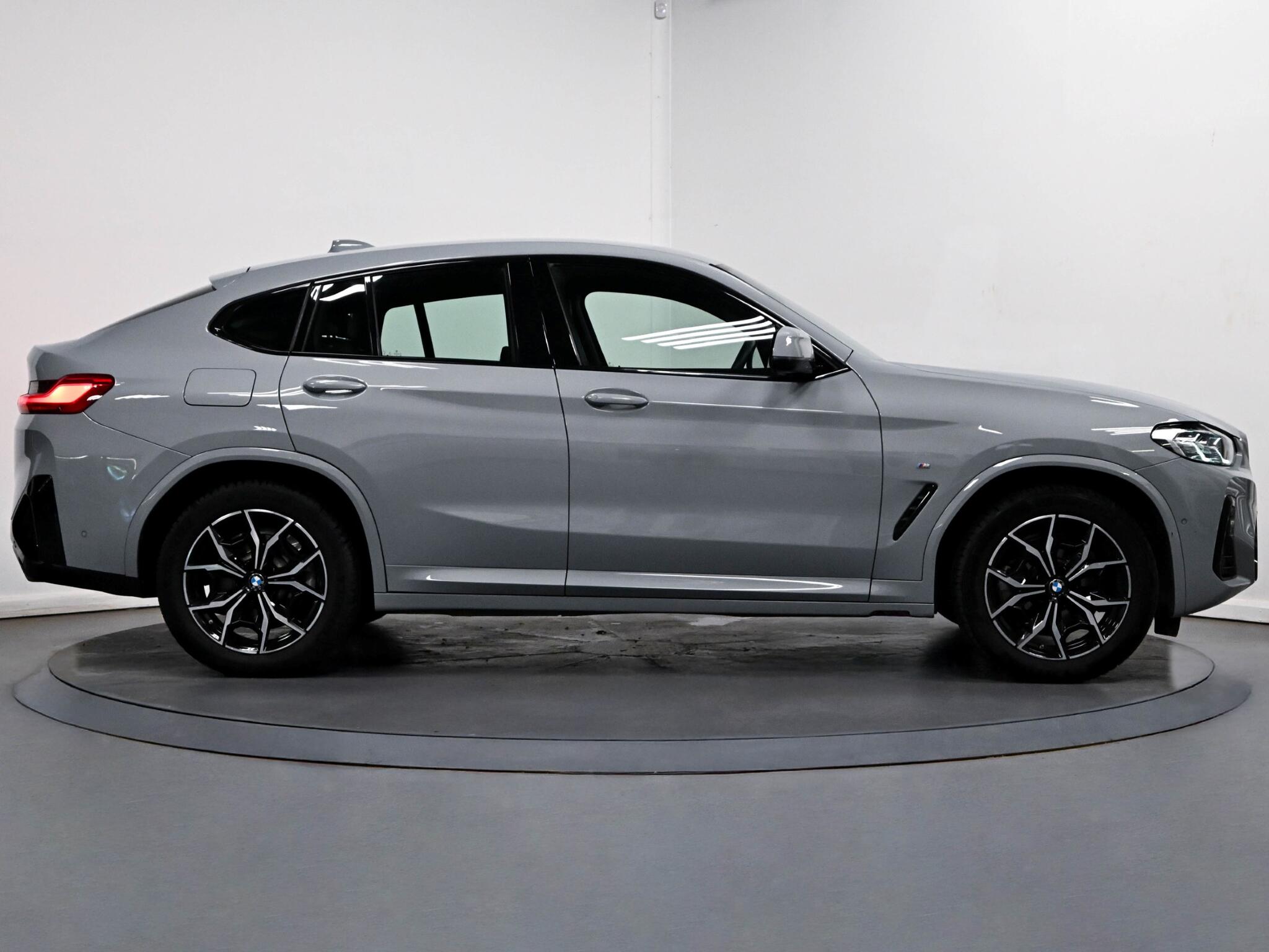 BMW X4 view 37