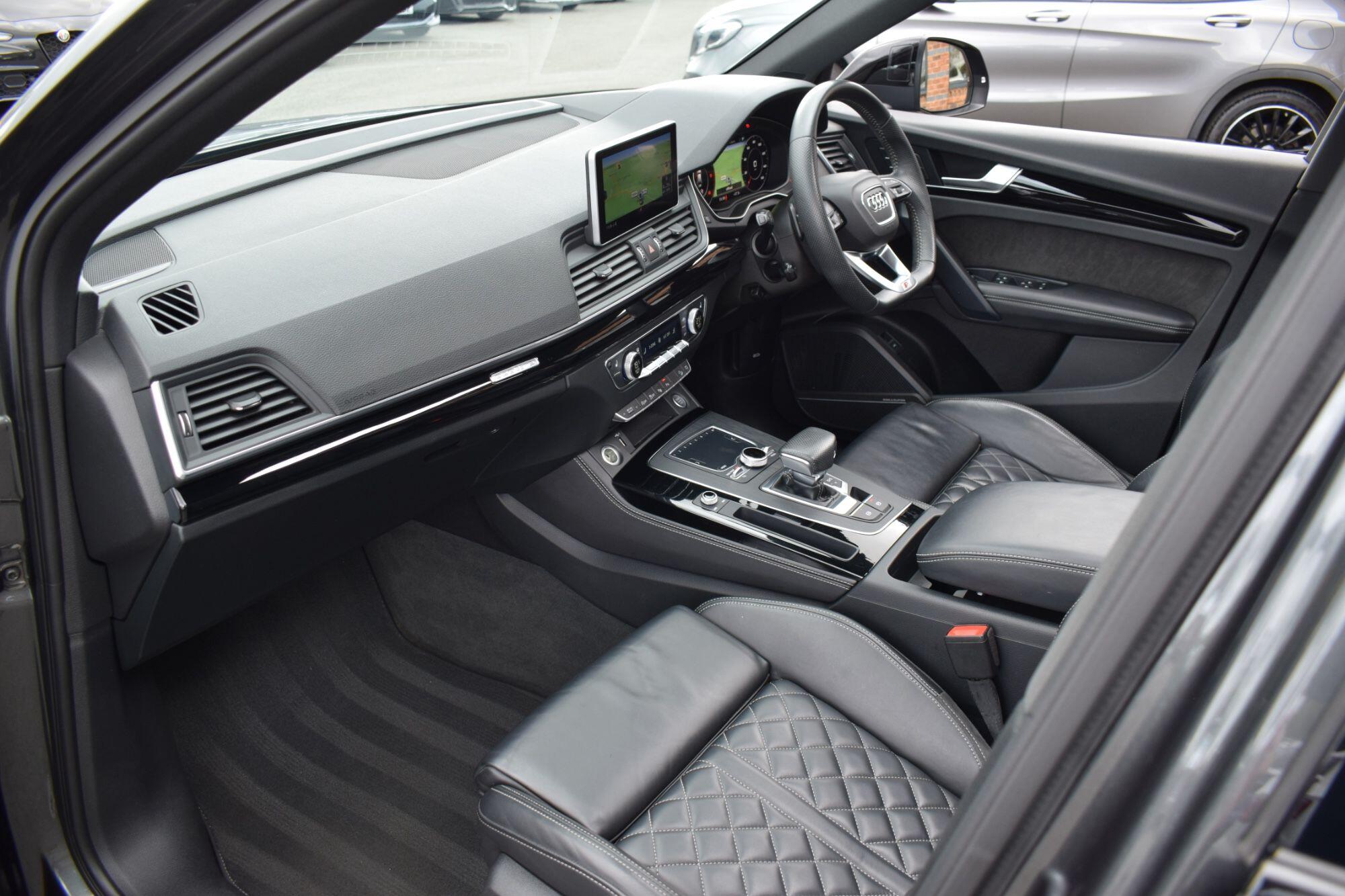 Audi Q5 view 33