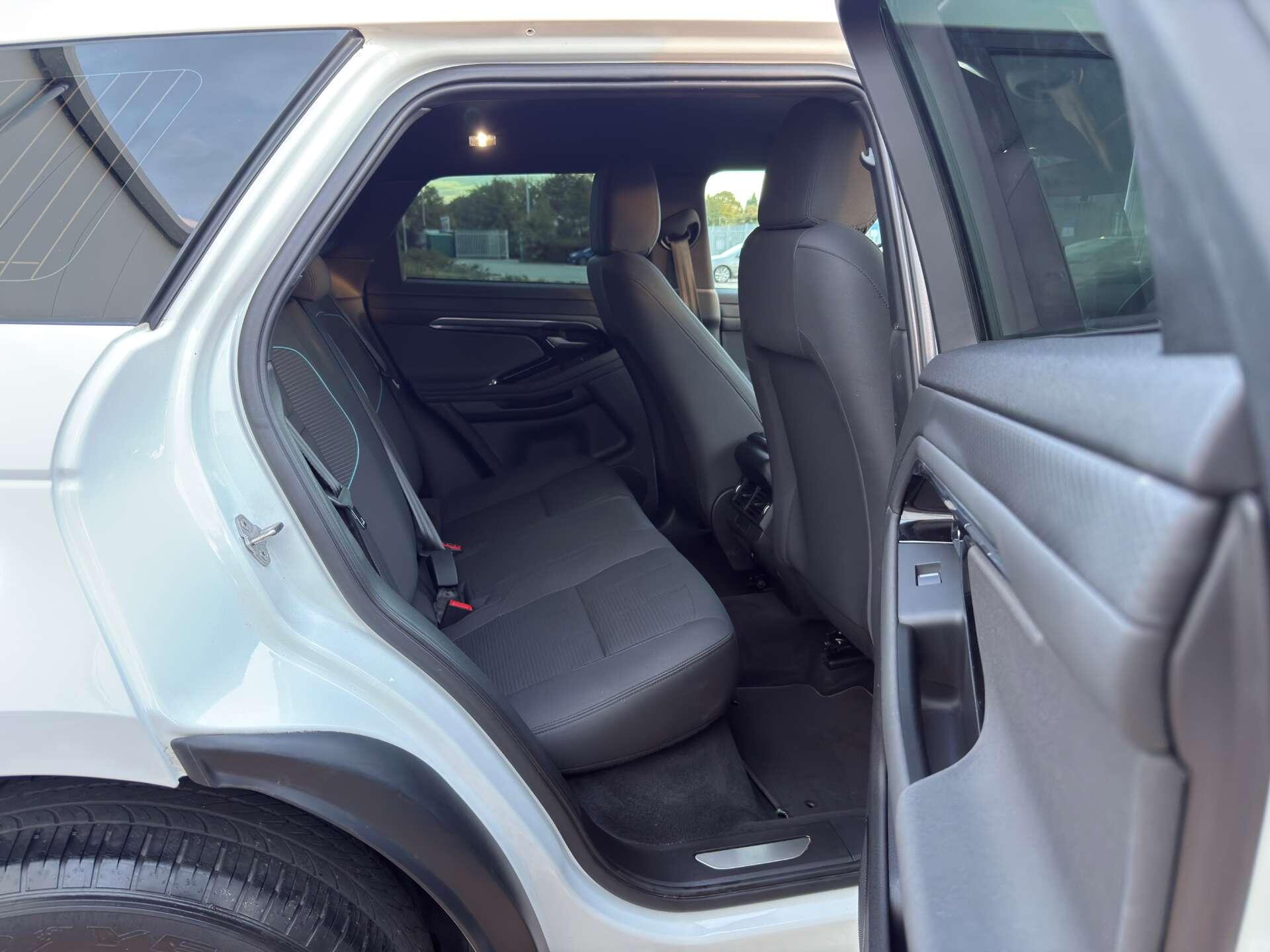 Land Rover Range Rover Evoque view 41