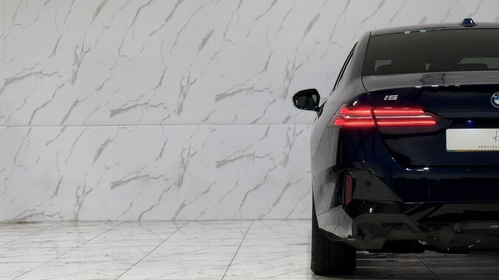 BMW I5 view 42