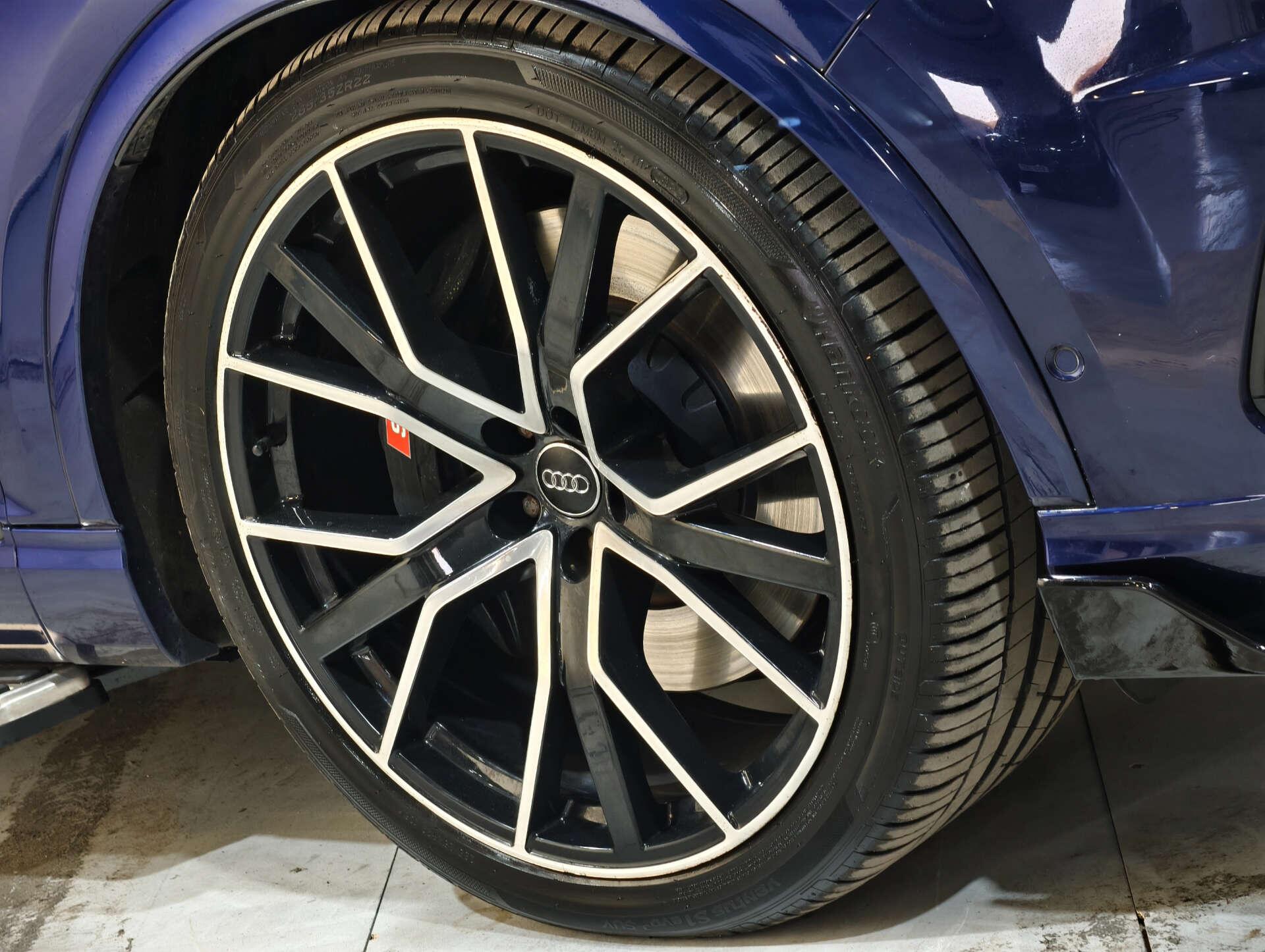 Audi SQ7 view 70