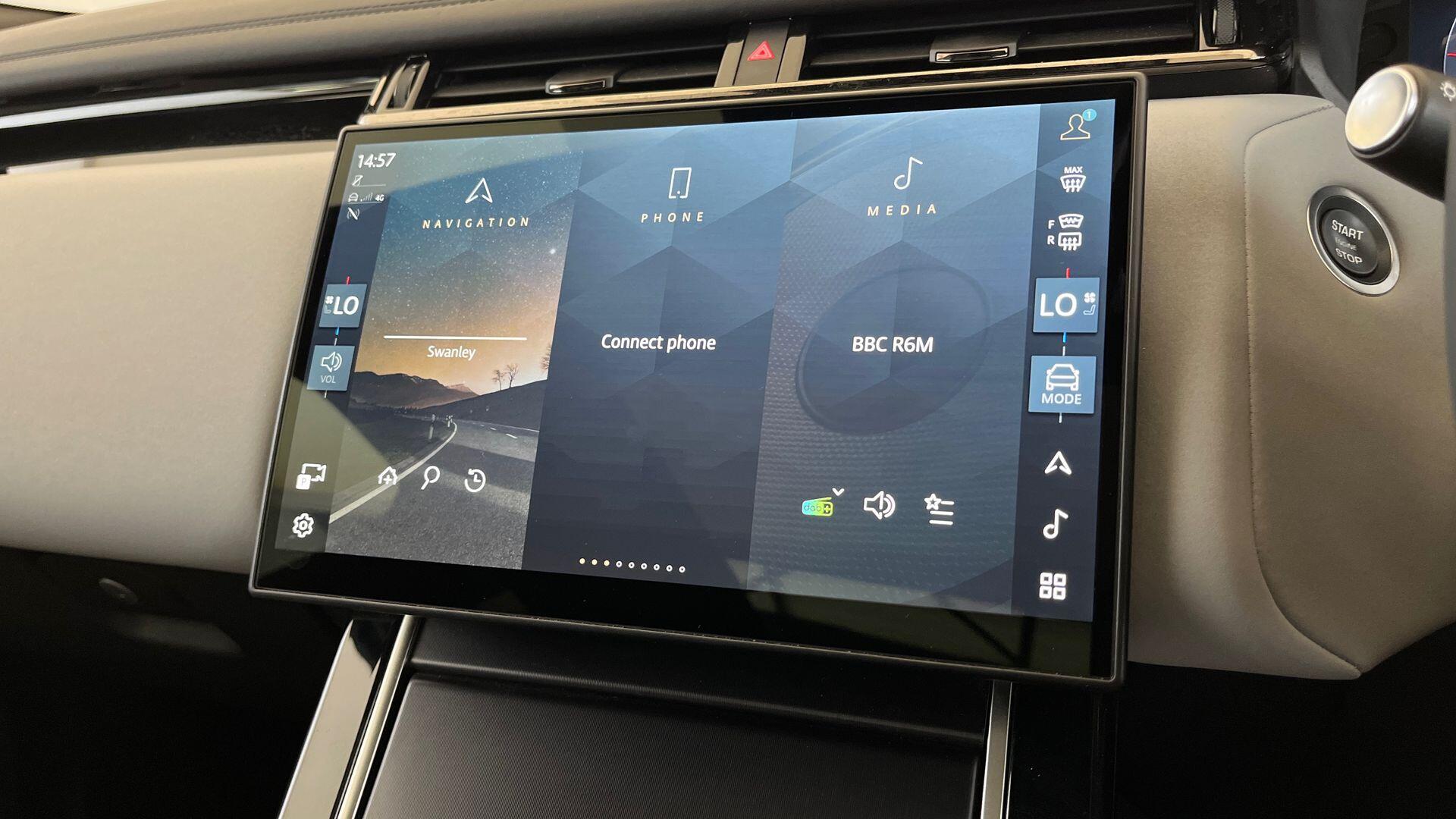 Land Rover Range Rover Velar view 36