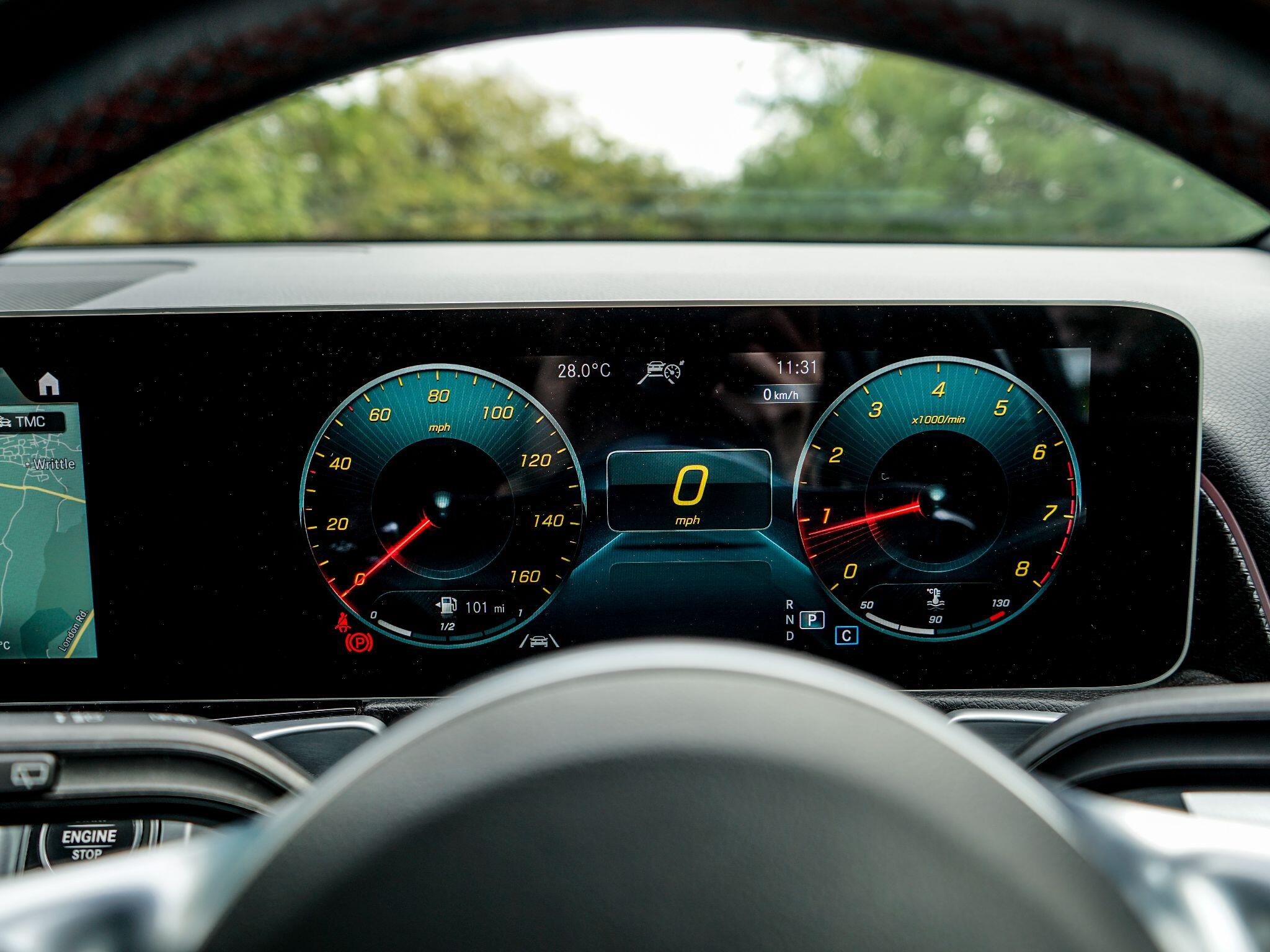 Mercedes-Benz GLB view 26