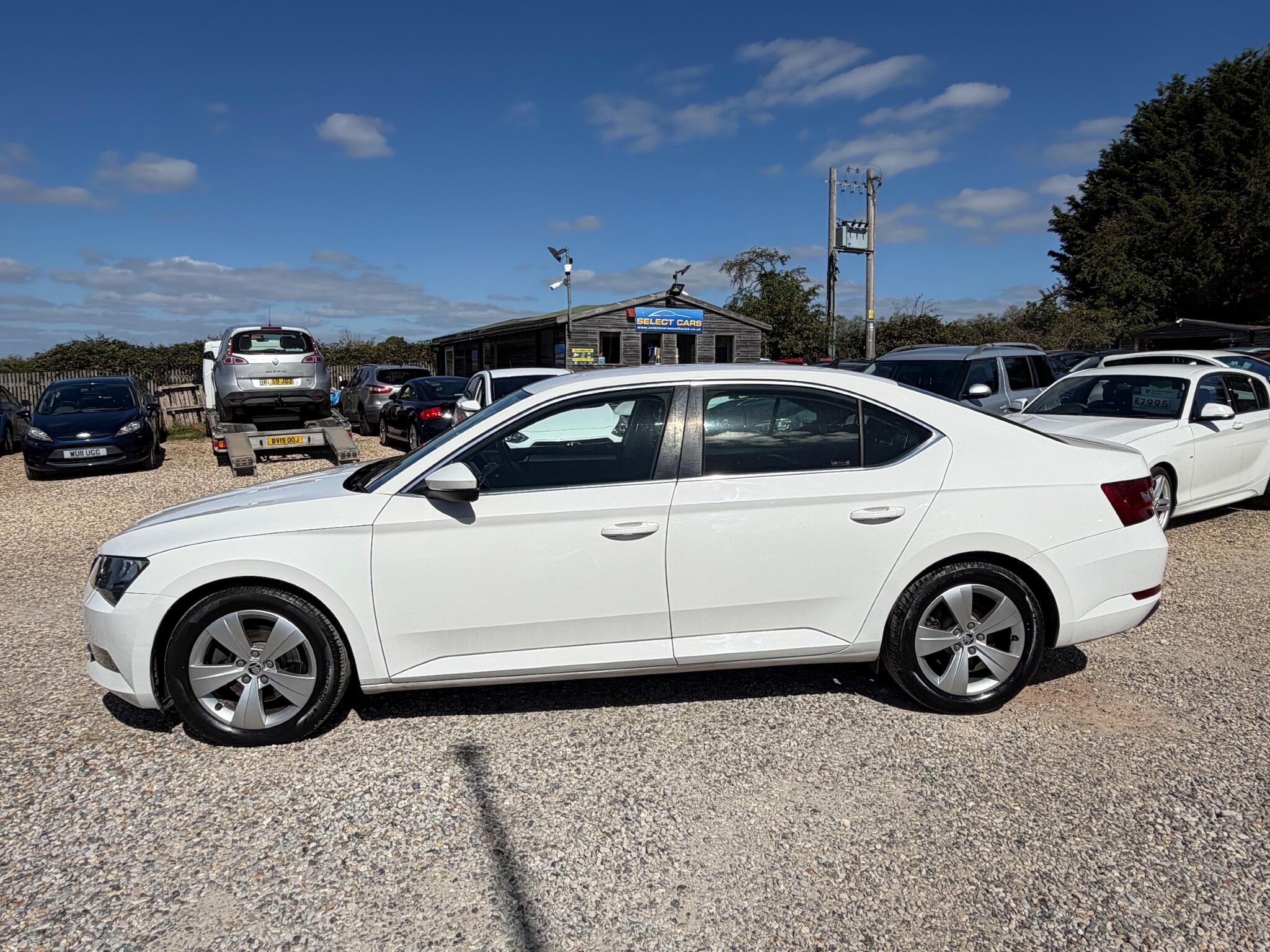 Skoda Superb view 6
