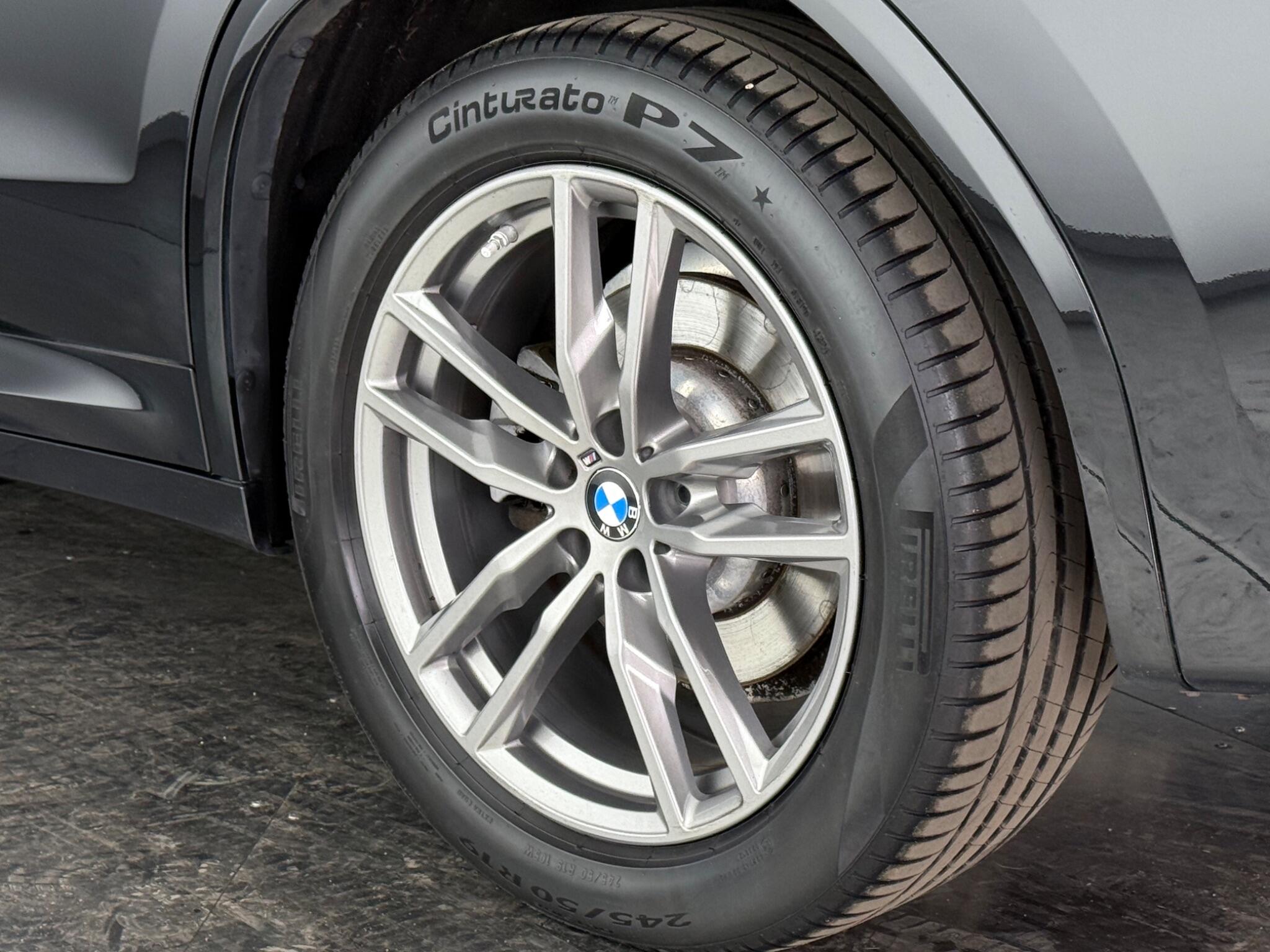 BMW X3 view 10