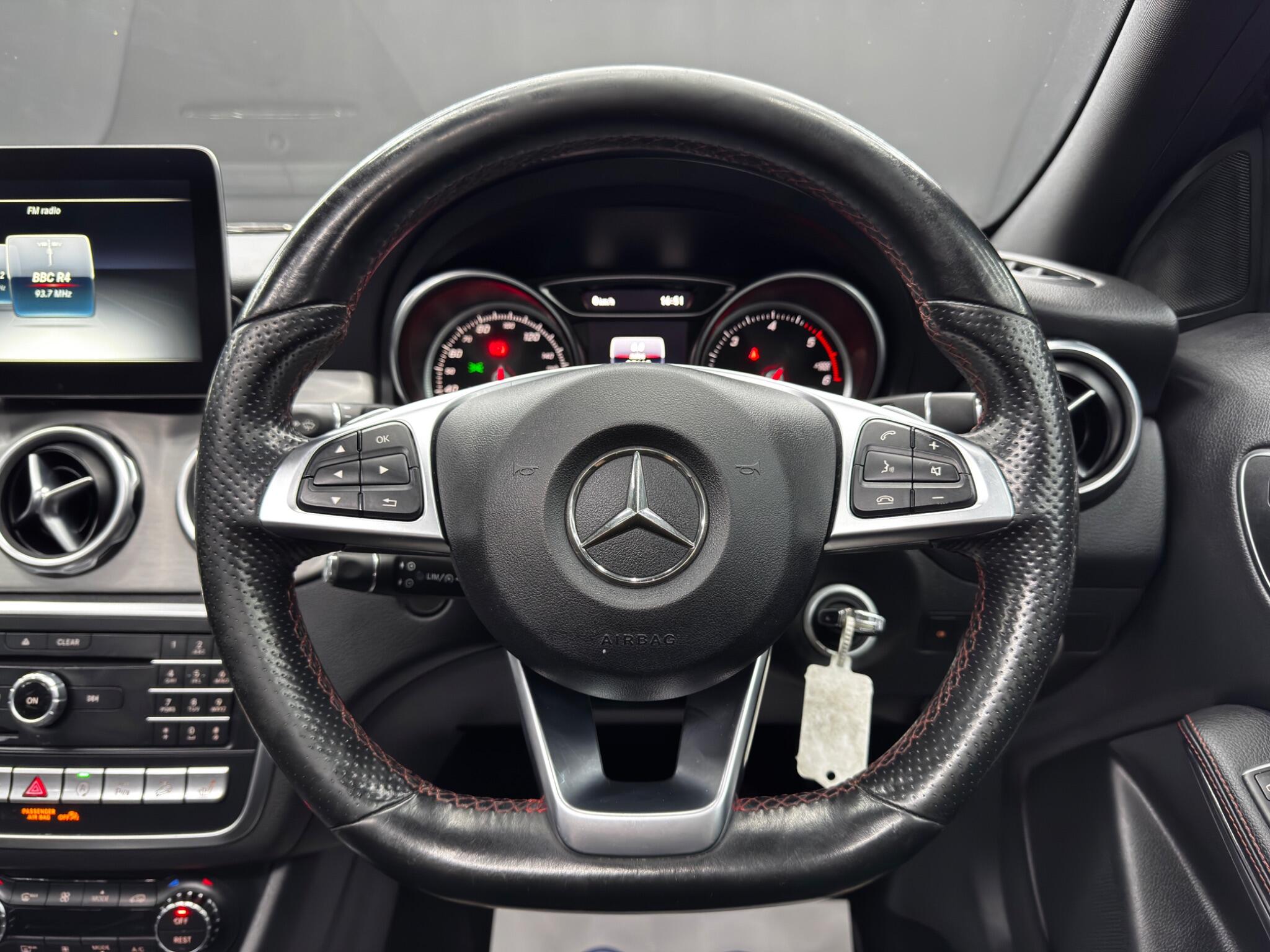 Mercedes-Benz GLA view 19